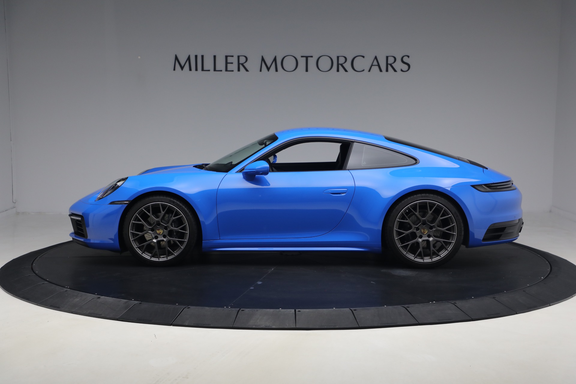 Used-2024-Porsche-911-Carrera