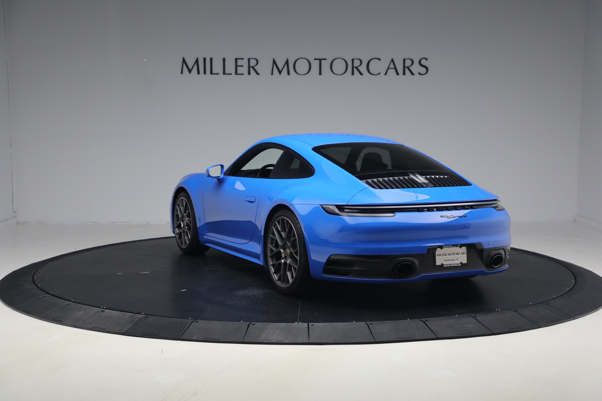 Used-2024-Porsche-911-Carrera