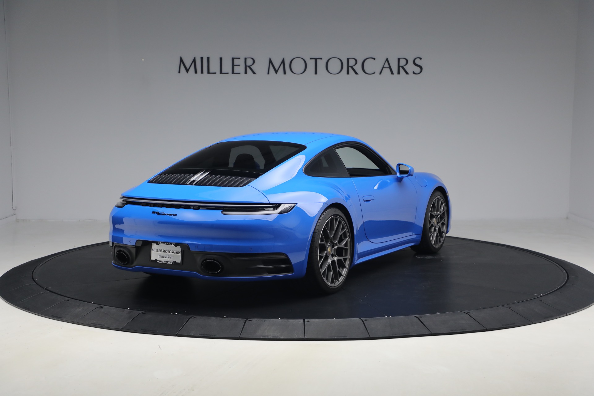 Used-2024-Porsche-911-Carrera