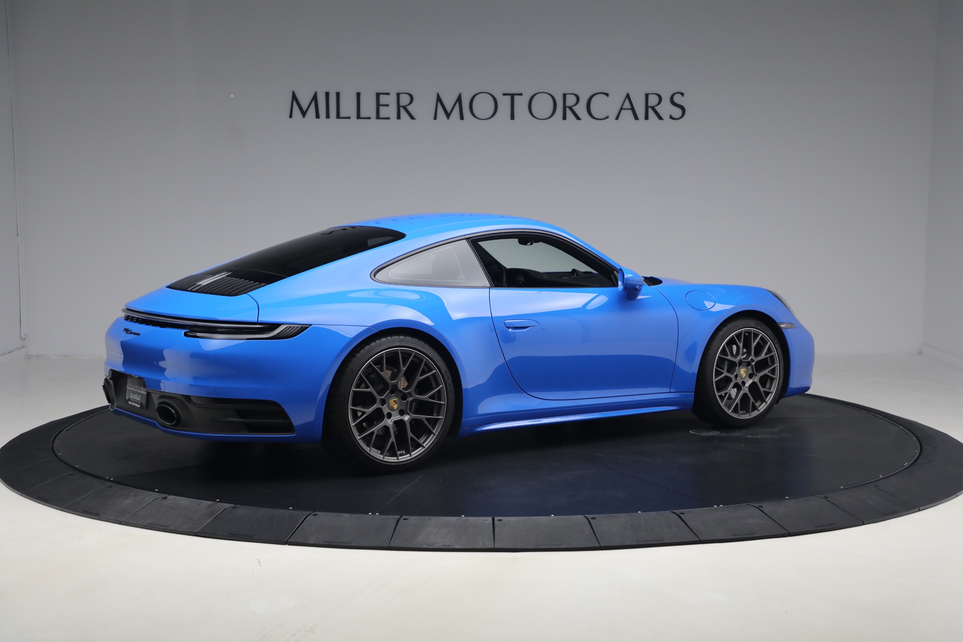 Used-2024-Porsche-911-Carrera