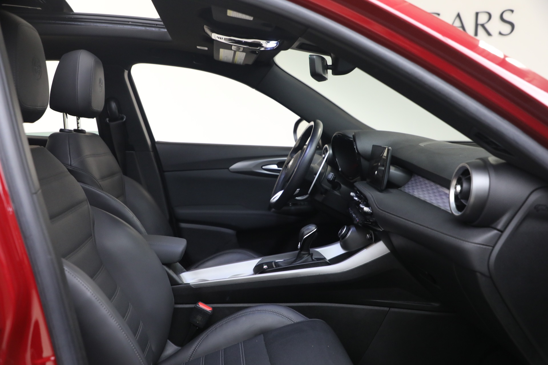 Used-2024-Alfa-Romeo-Tonale-Hybrid-Veloce