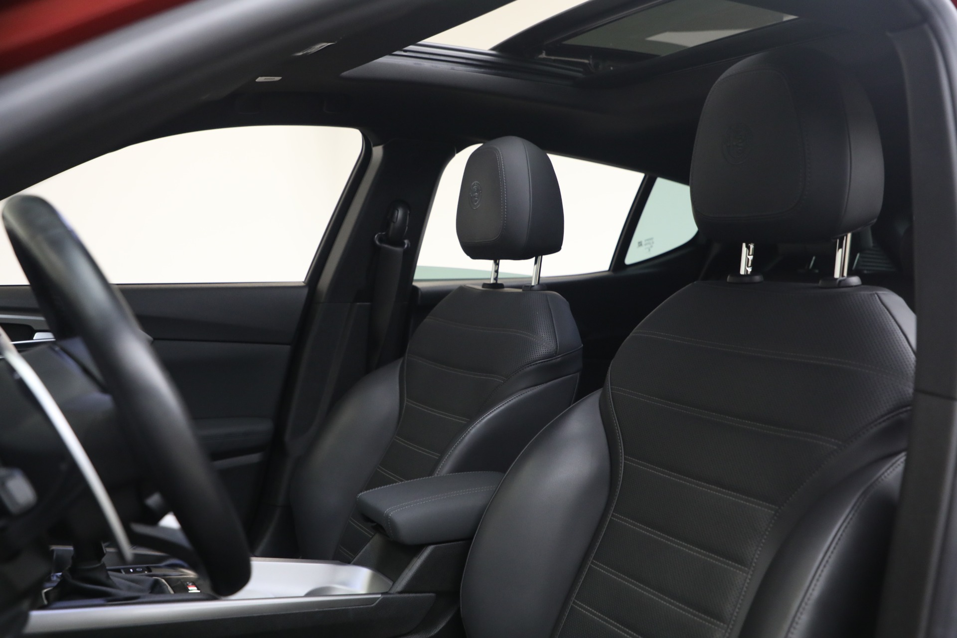 Used-2024-Alfa-Romeo-Tonale-Hybrid-Veloce