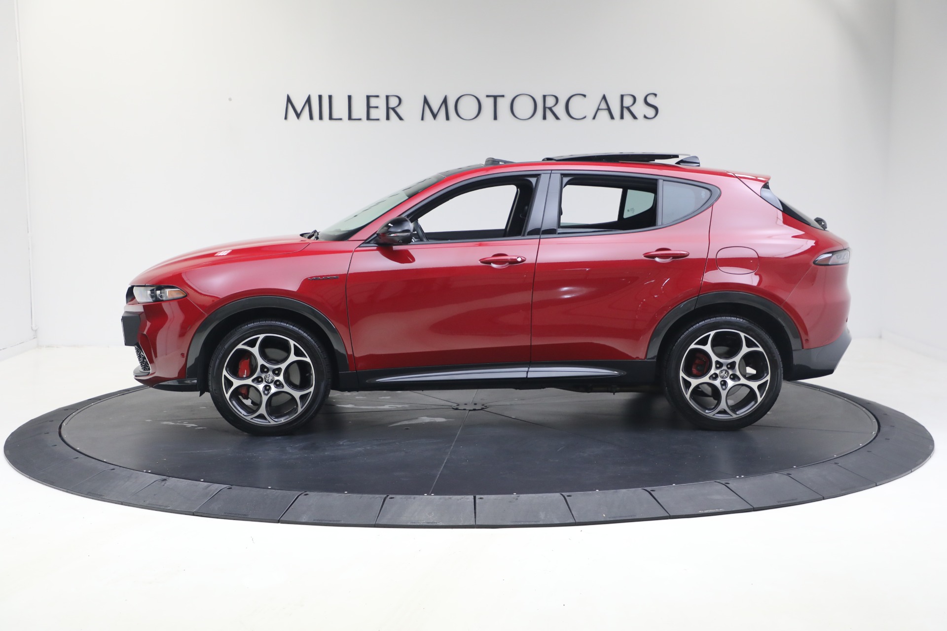 Used-2024-Alfa-Romeo-Tonale-Hybrid-Veloce