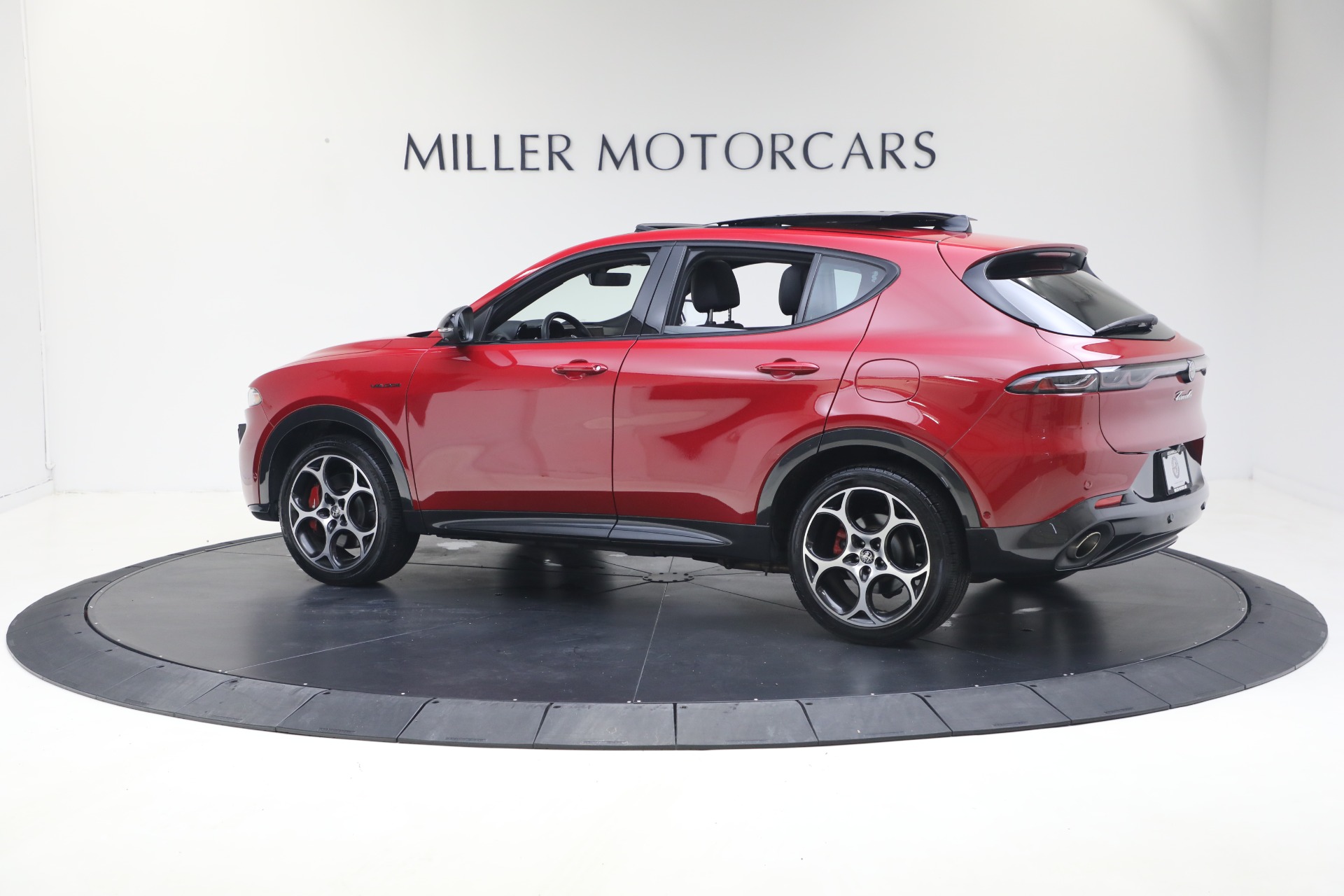 Used-2024-Alfa-Romeo-Tonale-Hybrid-Veloce