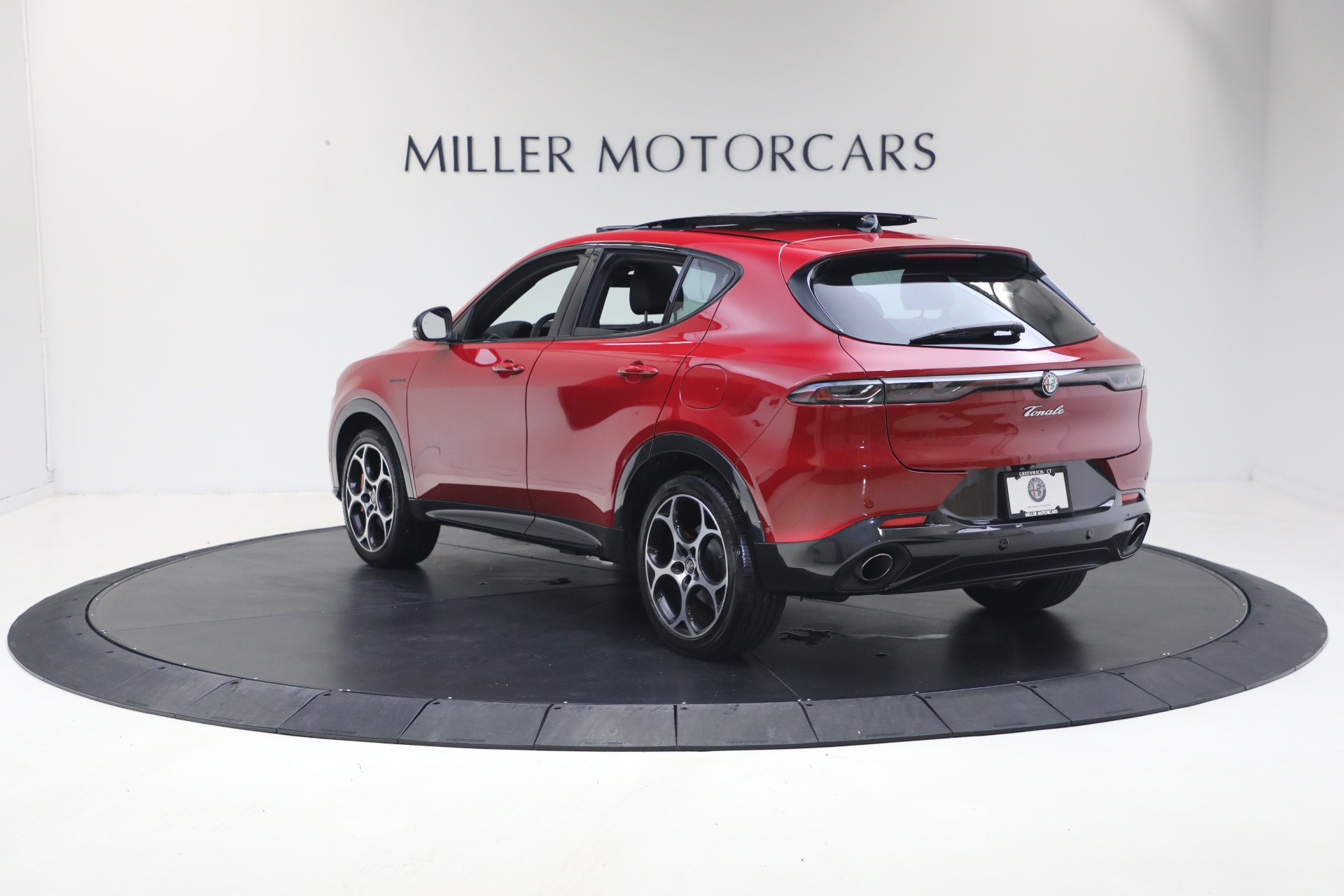 Used-2024-Alfa-Romeo-Tonale-Hybrid-Veloce