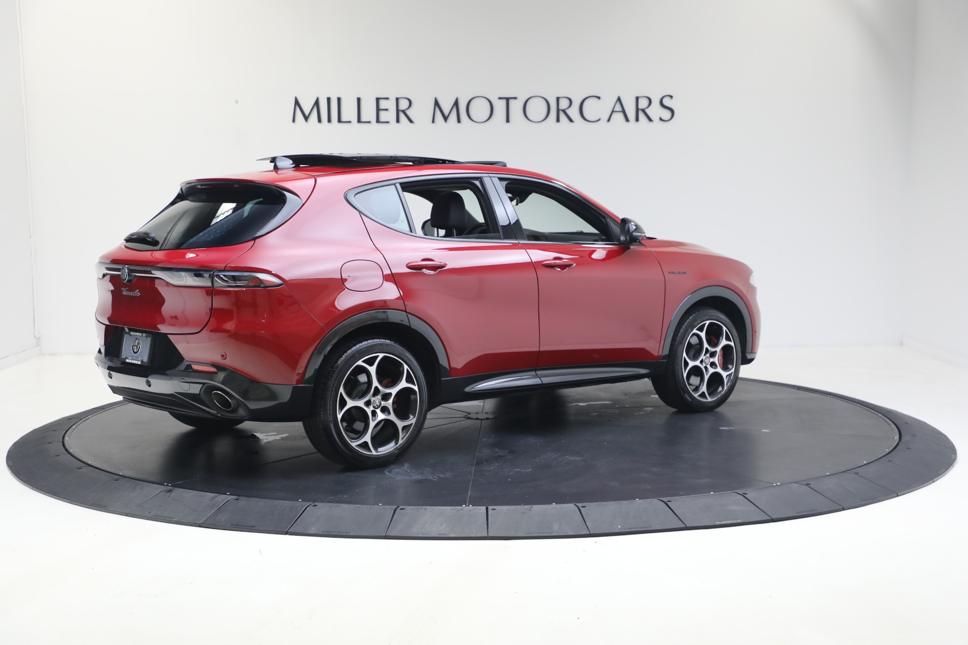 Used-2024-Alfa-Romeo-Tonale-Hybrid-Veloce