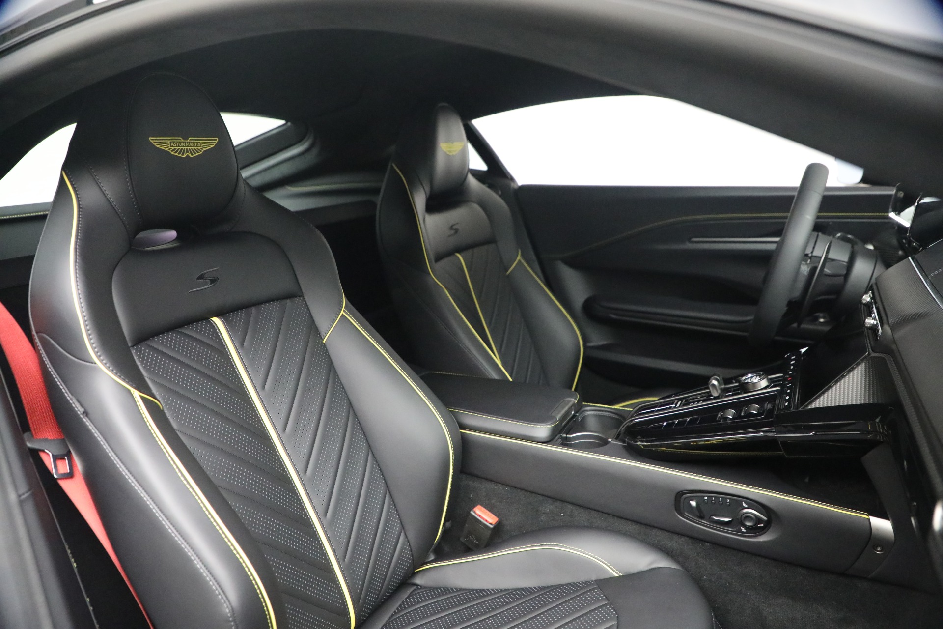 New-2026-Aston-Martin-Vantage-S