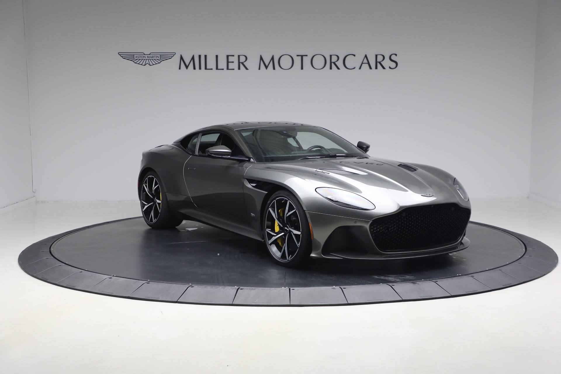 Used-2019-Aston-Martin-DBS-Superleggera