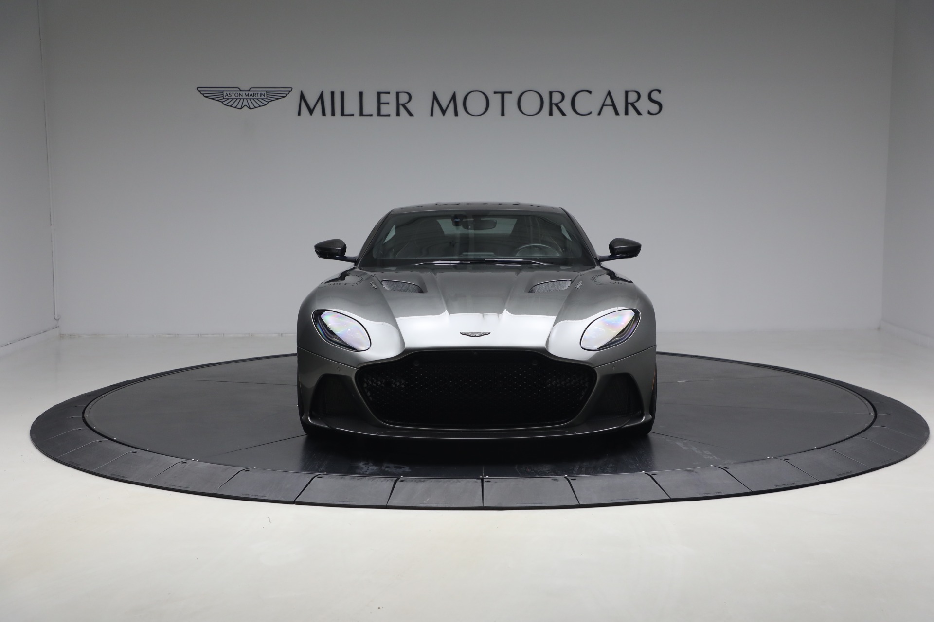 Used-2019-Aston-Martin-DBS-Superleggera