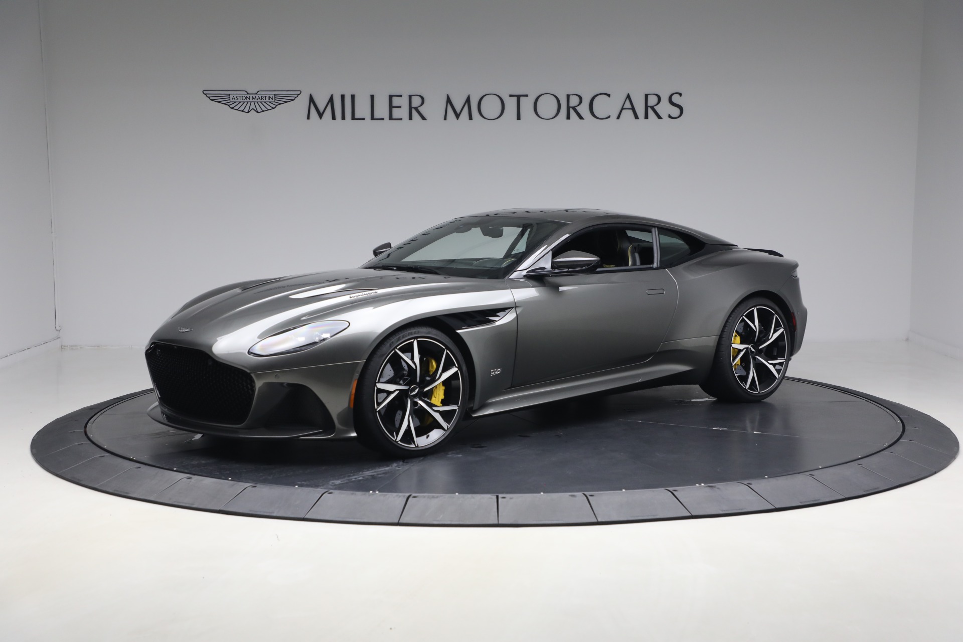 Used-2019-Aston-Martin-DBS-Superleggera