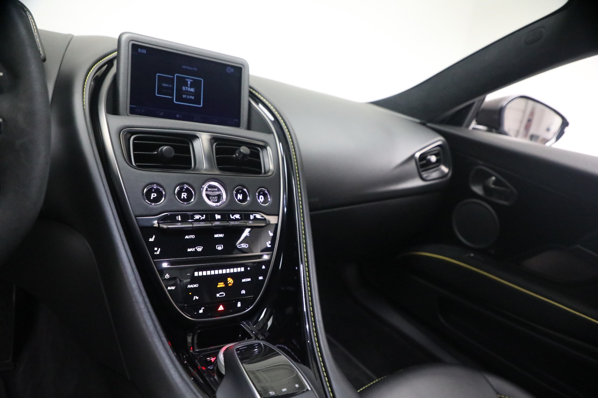 Used-2019-Aston-Martin-DBS-Superleggera