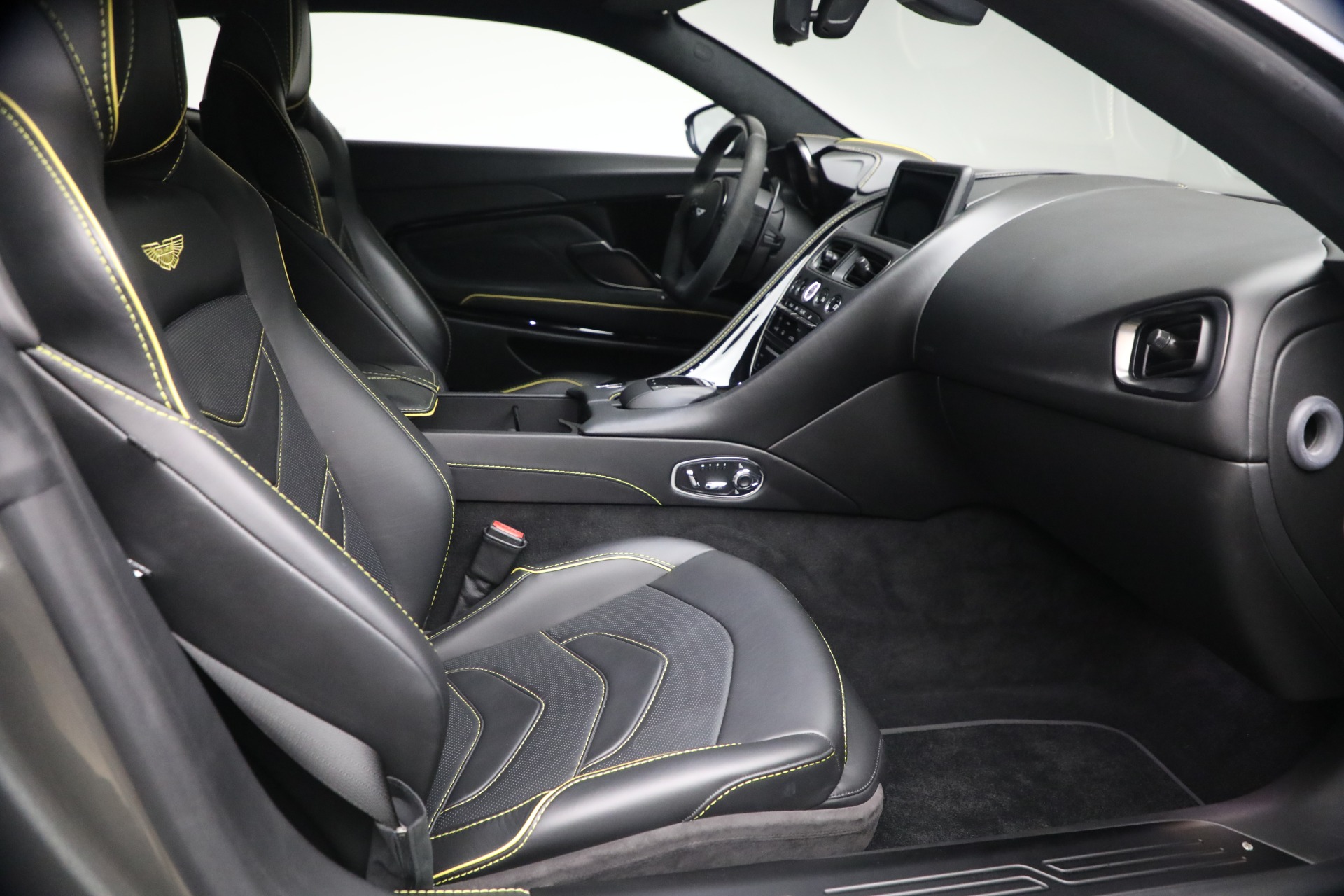 Used-2019-Aston-Martin-DBS-Superleggera