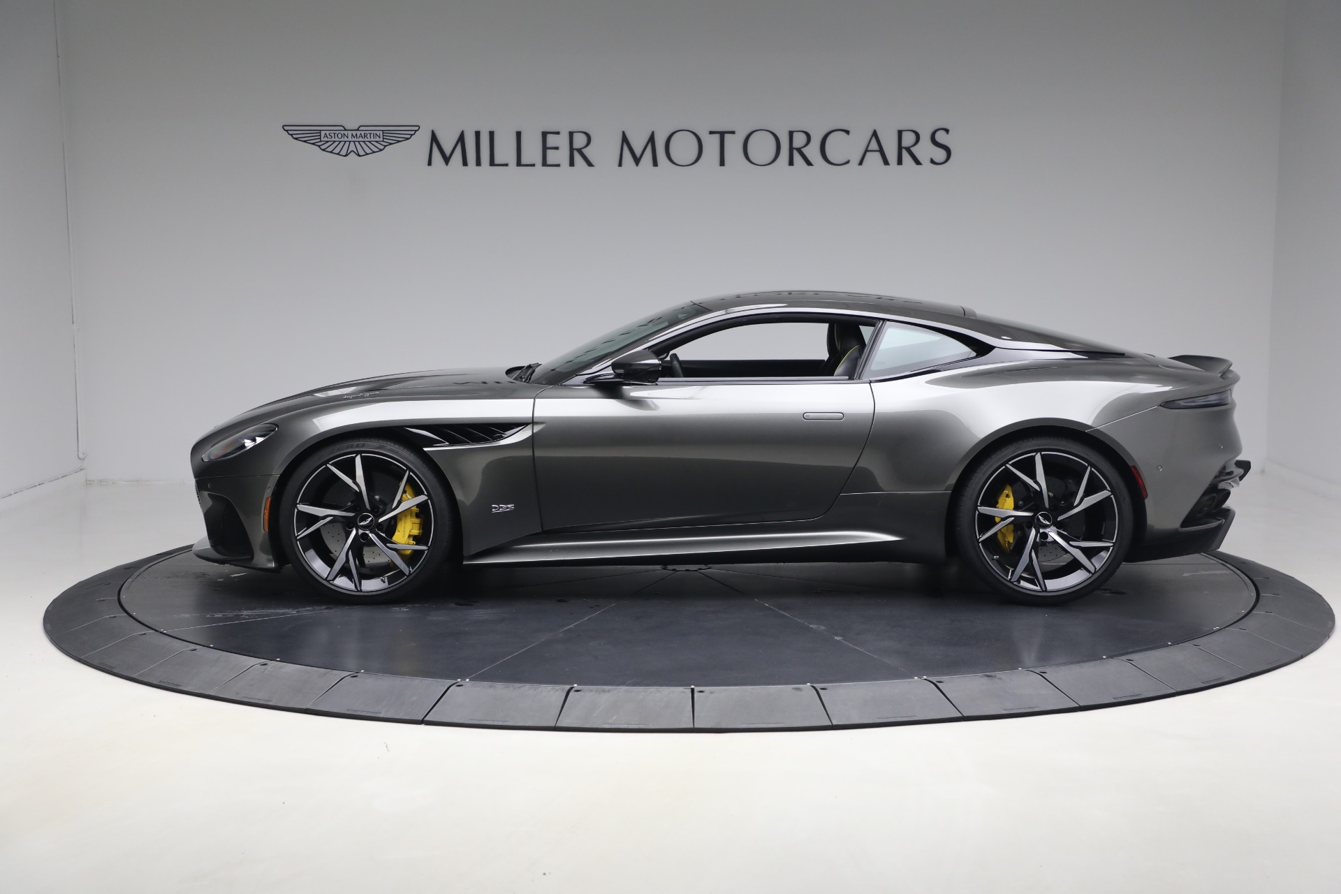 Used-2019-Aston-Martin-DBS-Superleggera