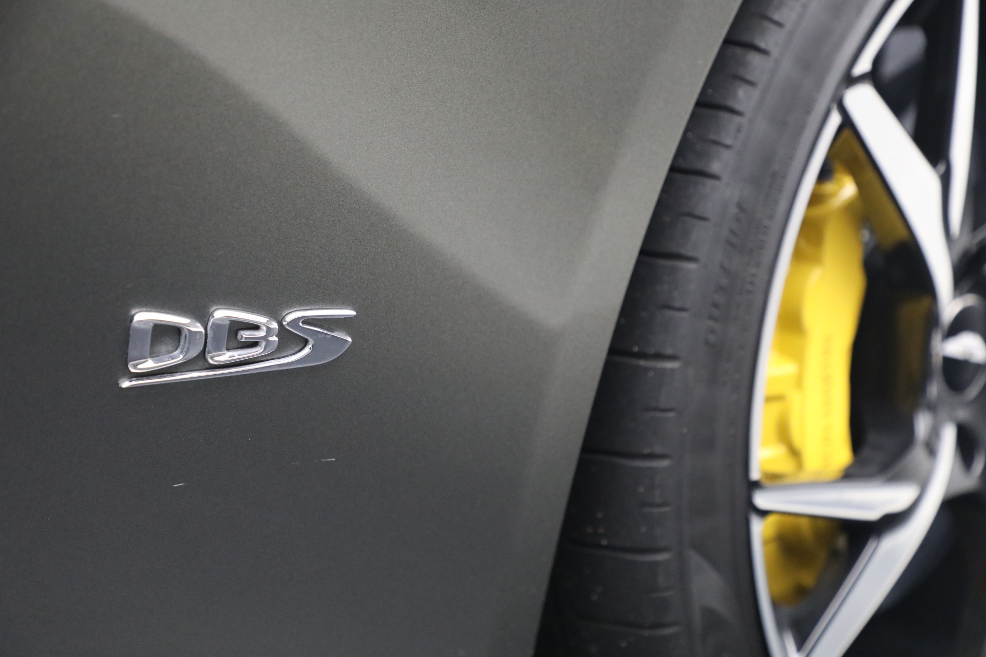 Used-2019-Aston-Martin-DBS-Superleggera