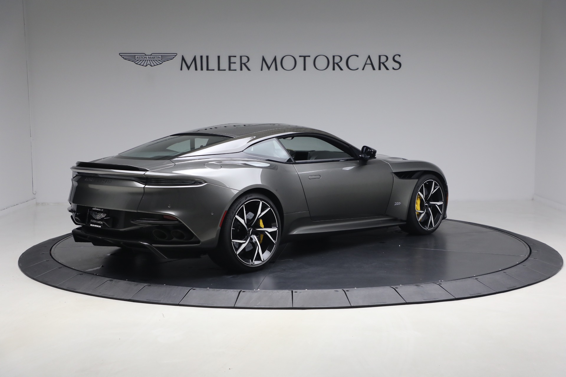 Used-2019-Aston-Martin-DBS-Superleggera