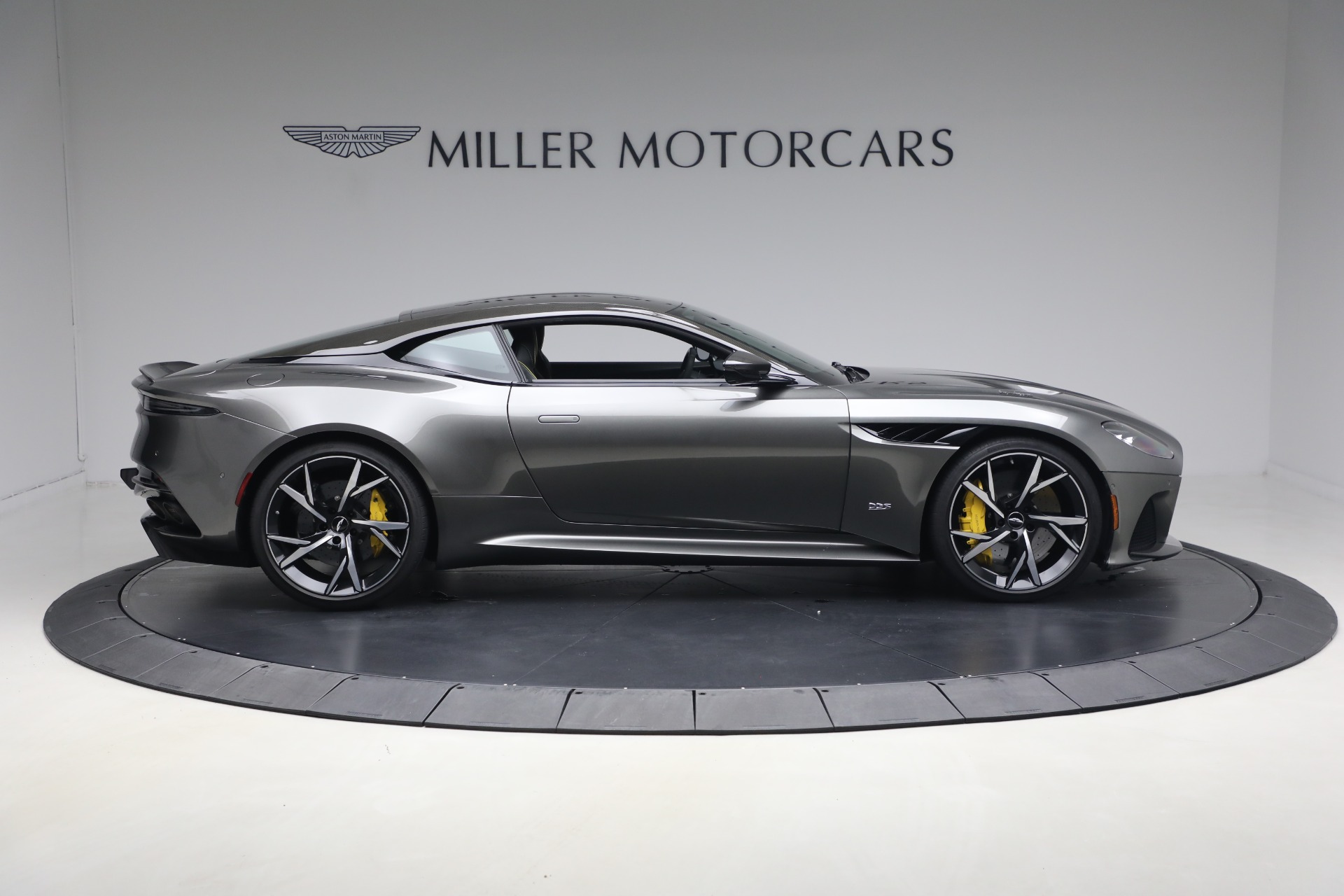 Used-2019-Aston-Martin-DBS-Superleggera