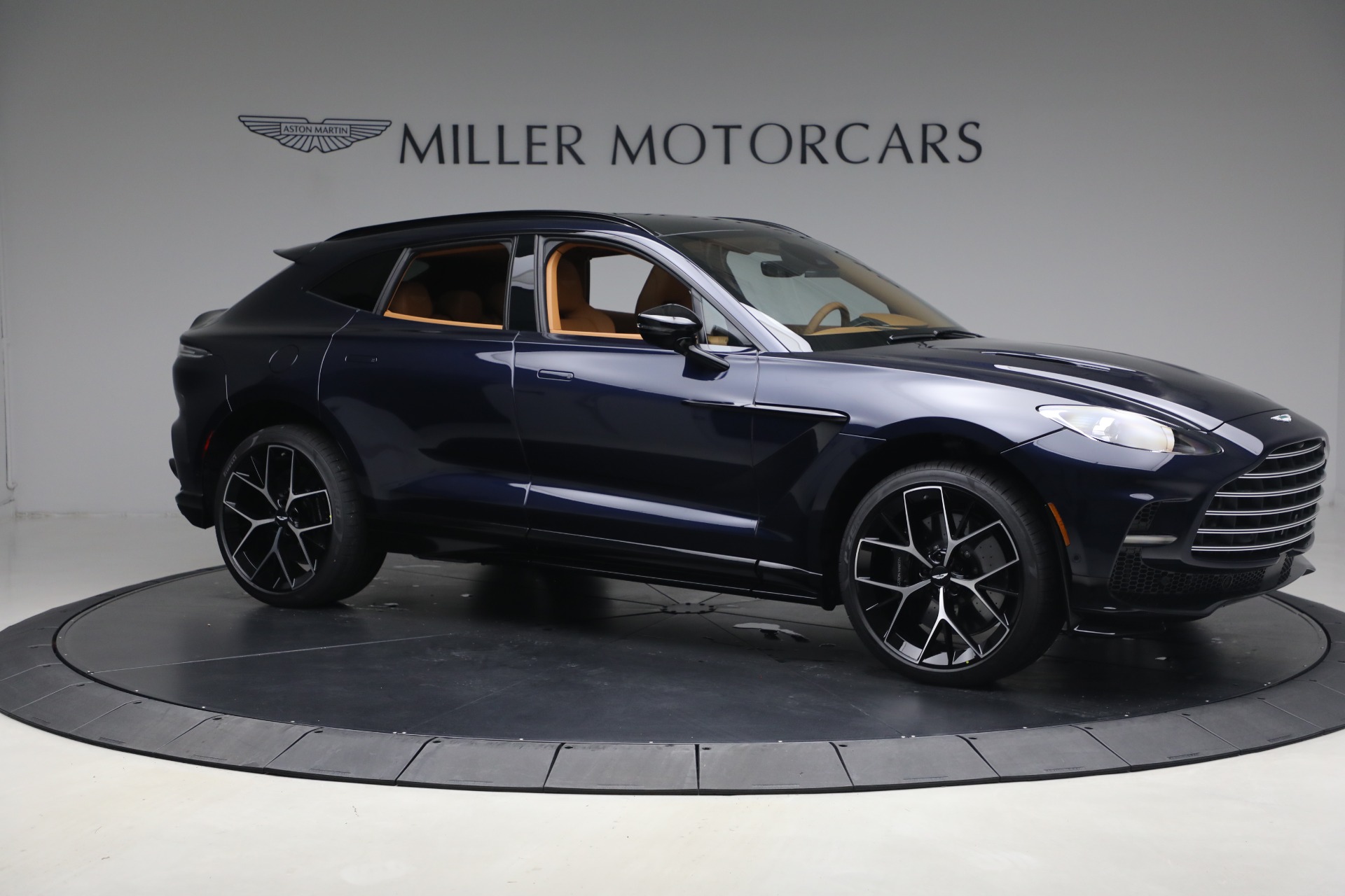 New-2026-Aston-Martin-DBX-707