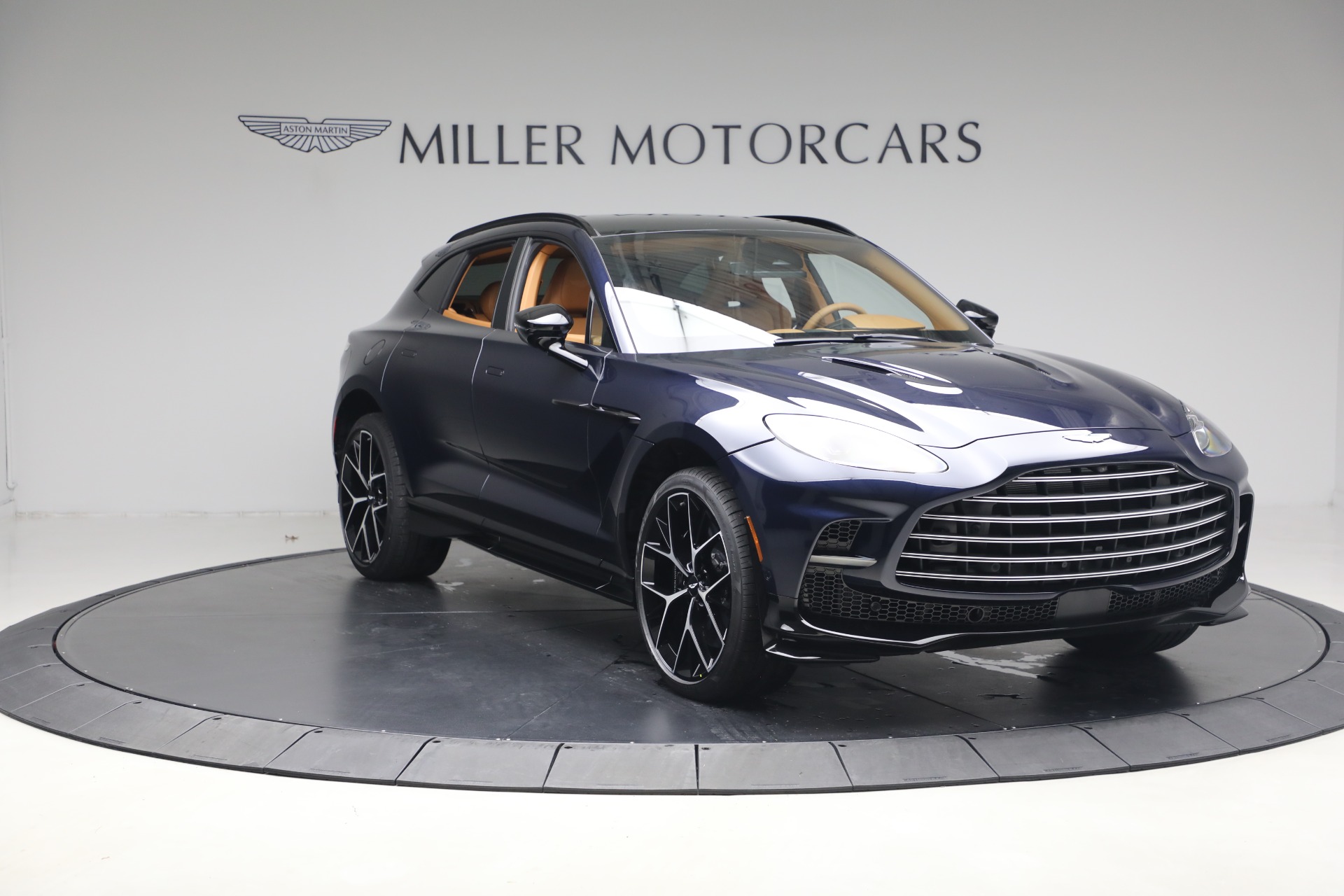 New-2026-Aston-Martin-DBX-707