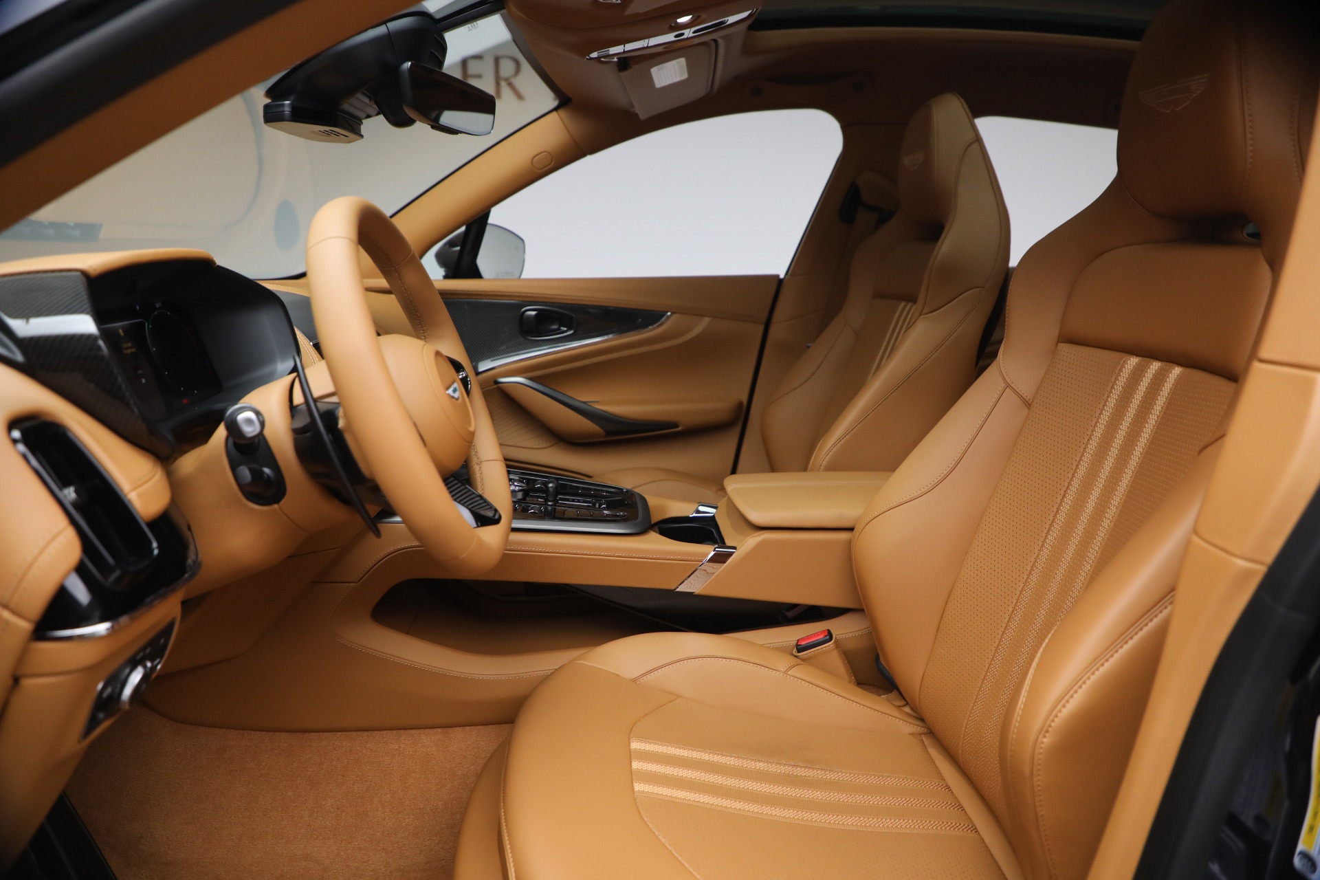 New-2026-Aston-Martin-DBX-707