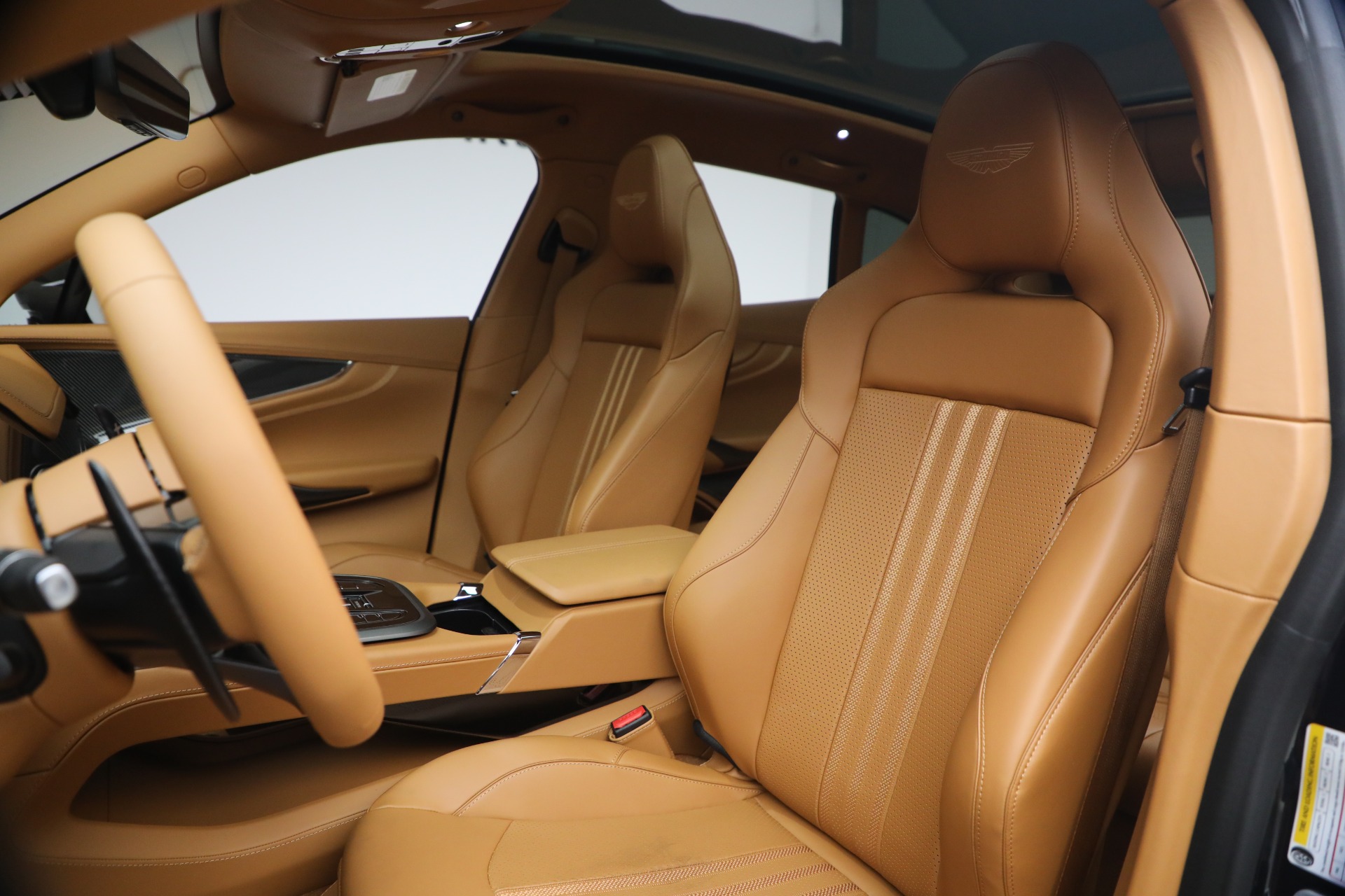 New-2026-Aston-Martin-DBX-707