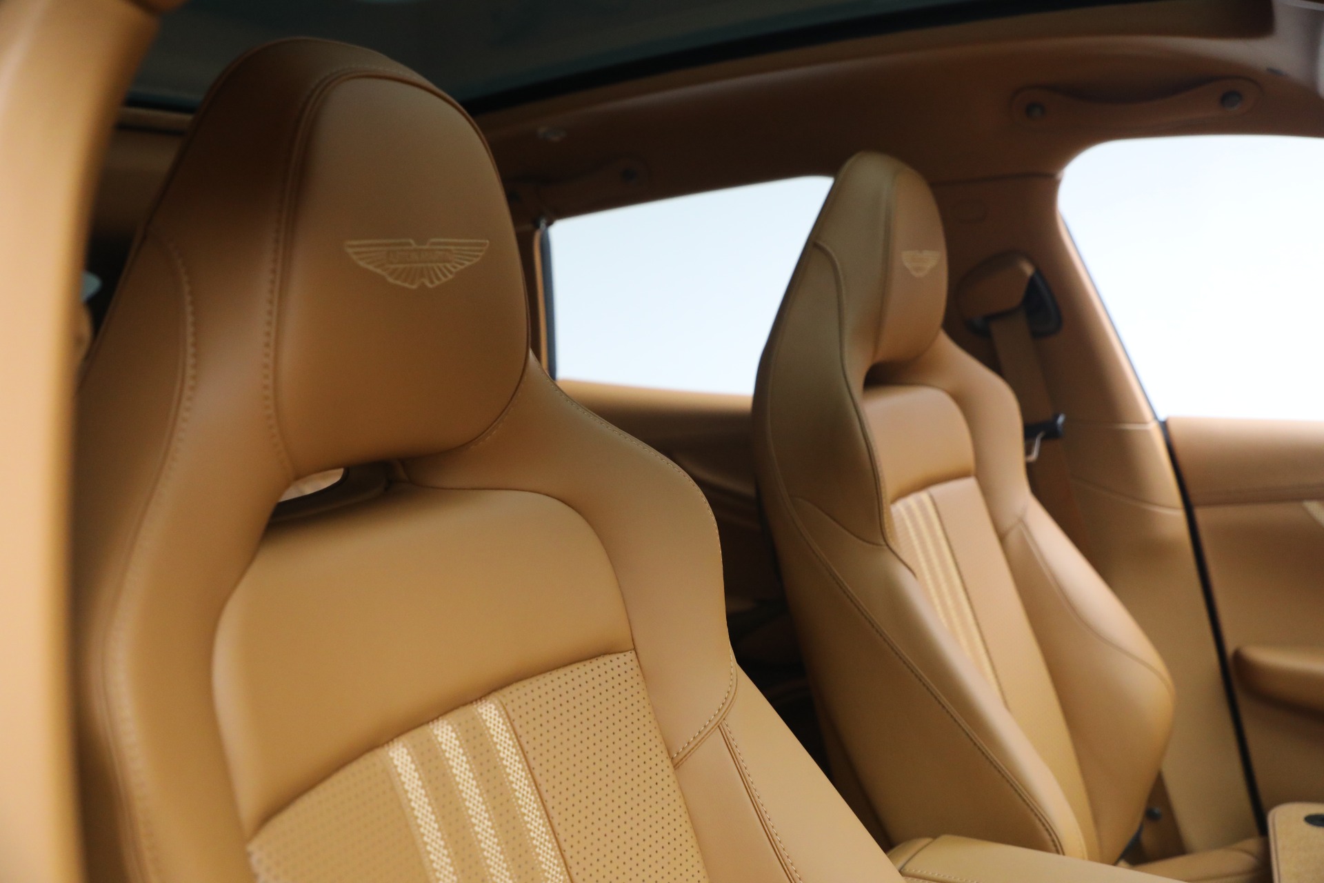 New-2026-Aston-Martin-DBX-707