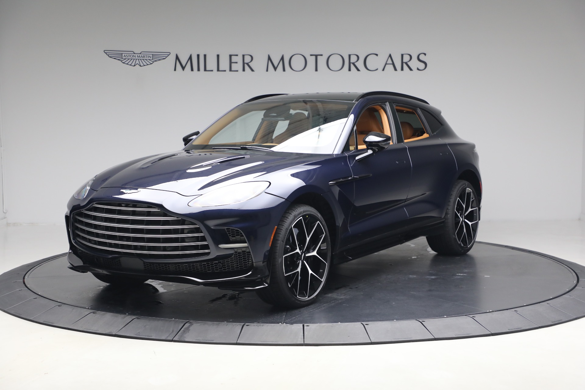 New-2026-Aston-Martin-DBX-707