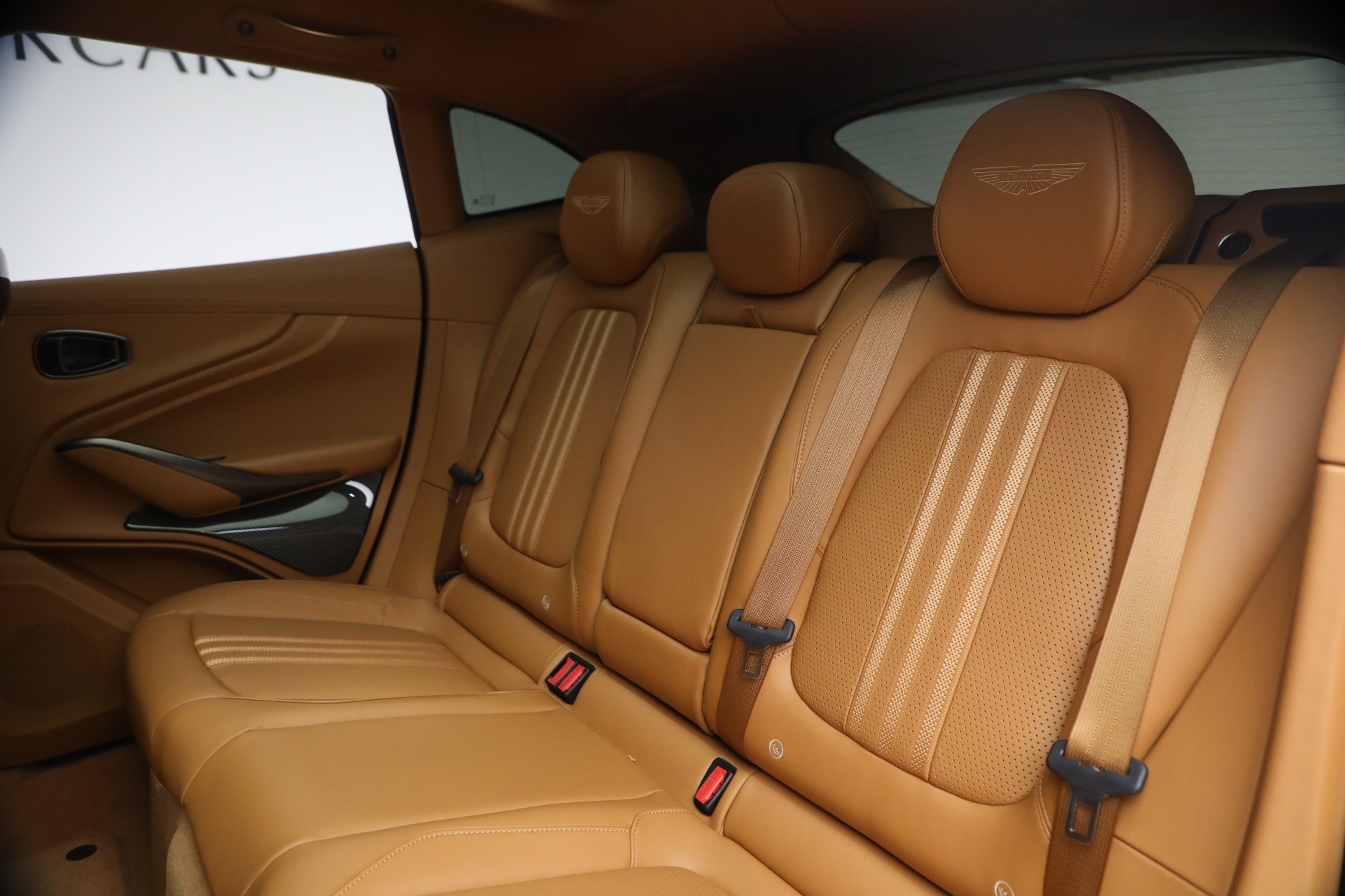 New-2026-Aston-Martin-DBX-707