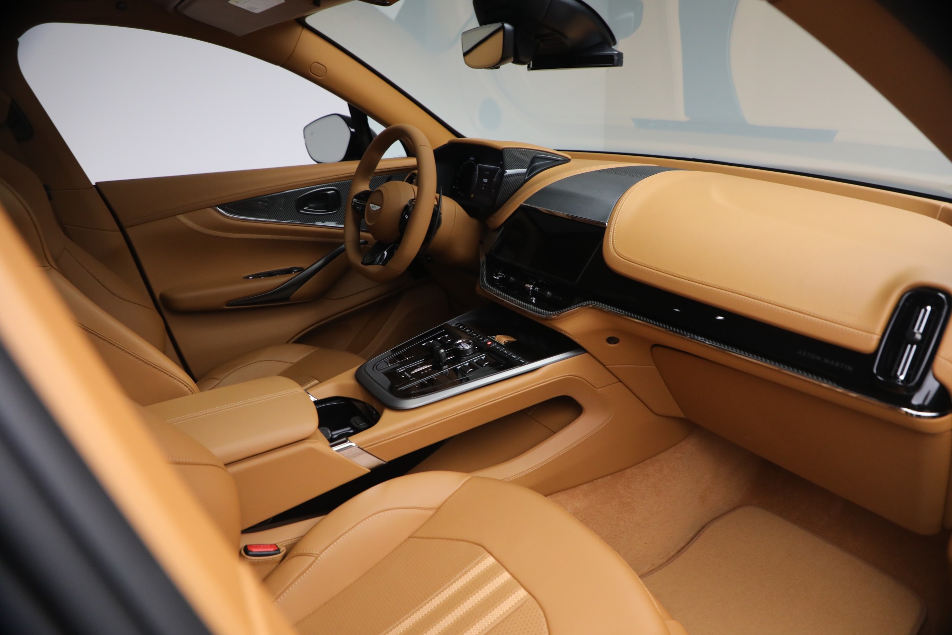 New-2026-Aston-Martin-DBX-707