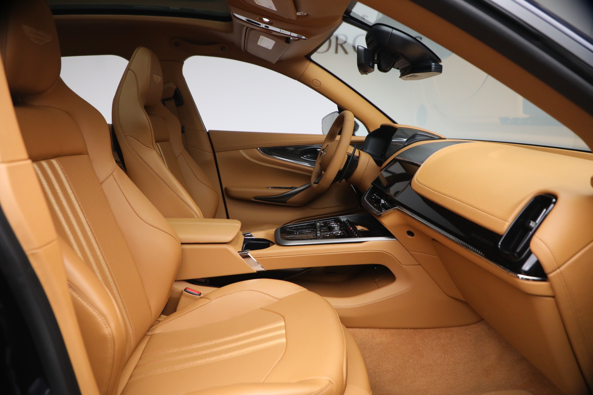 New-2026-Aston-Martin-DBX-707