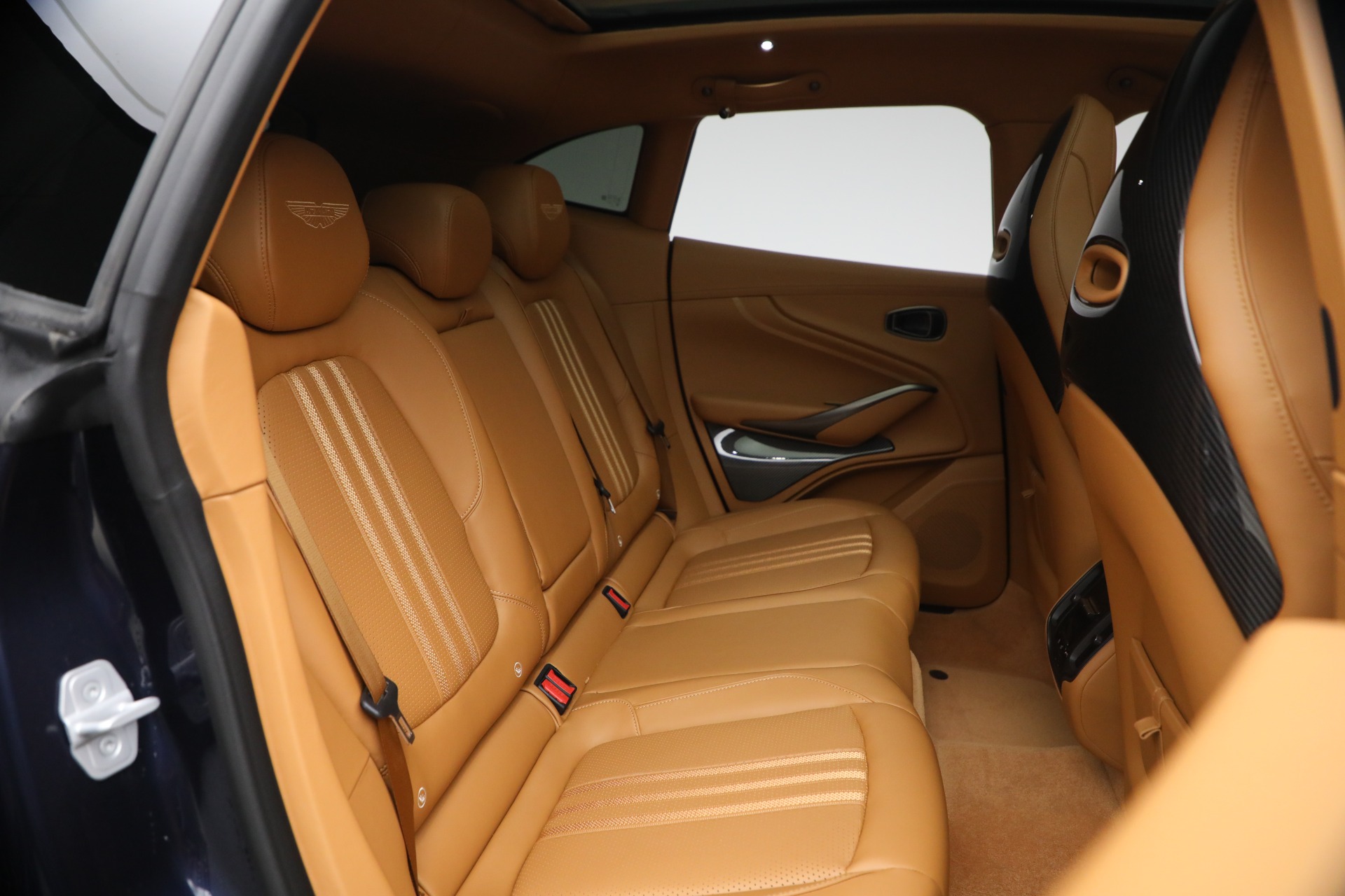 New-2026-Aston-Martin-DBX-707