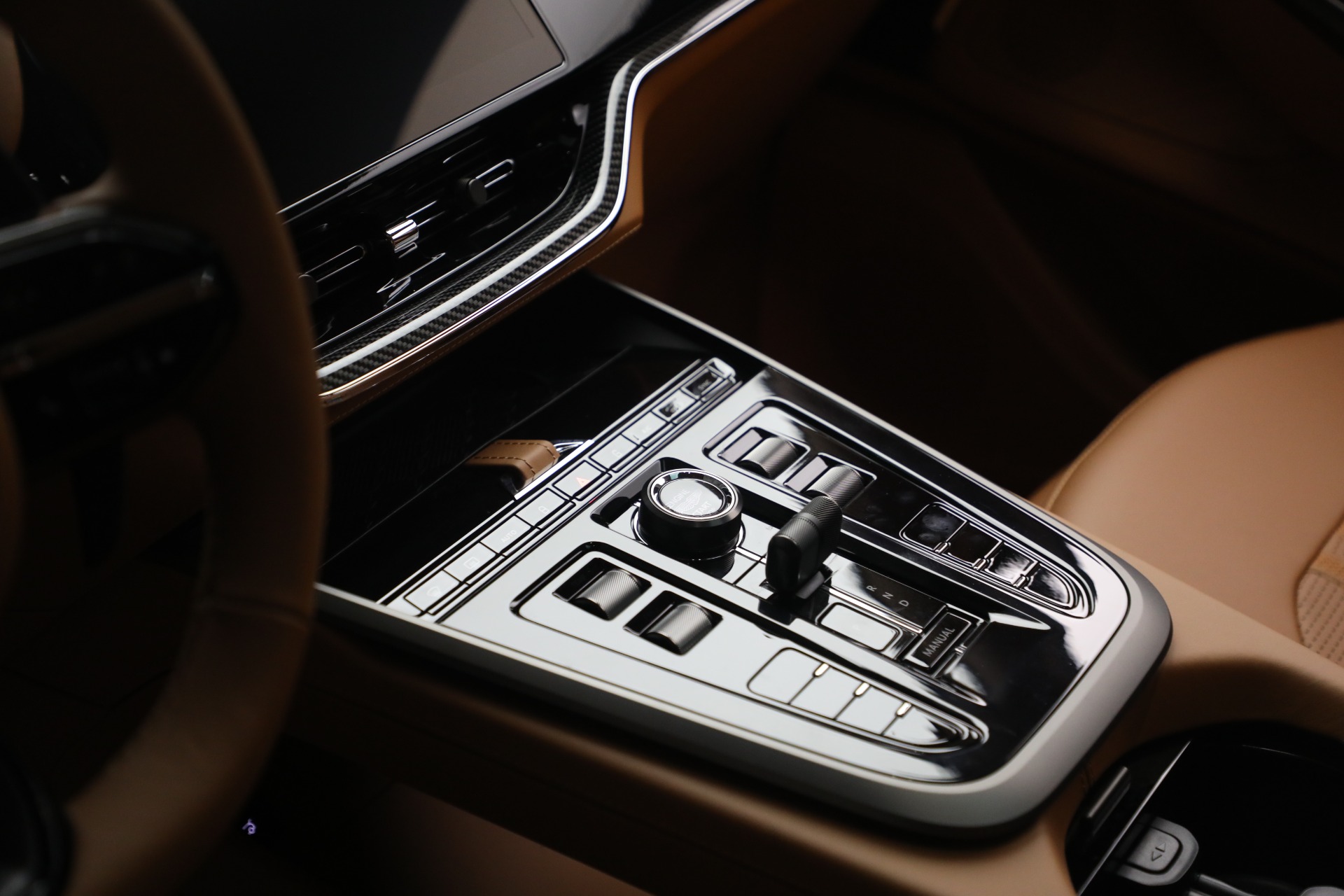 New-2026-Aston-Martin-DBX-707