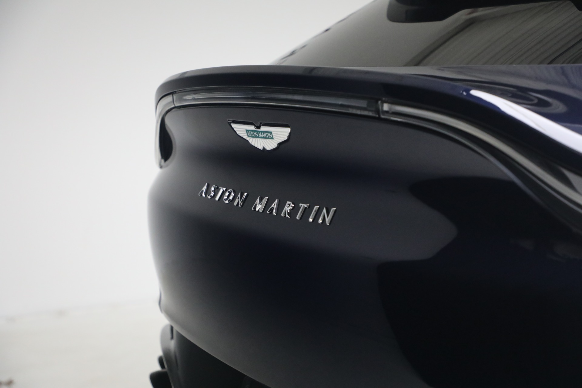 New-2026-Aston-Martin-DBX-707