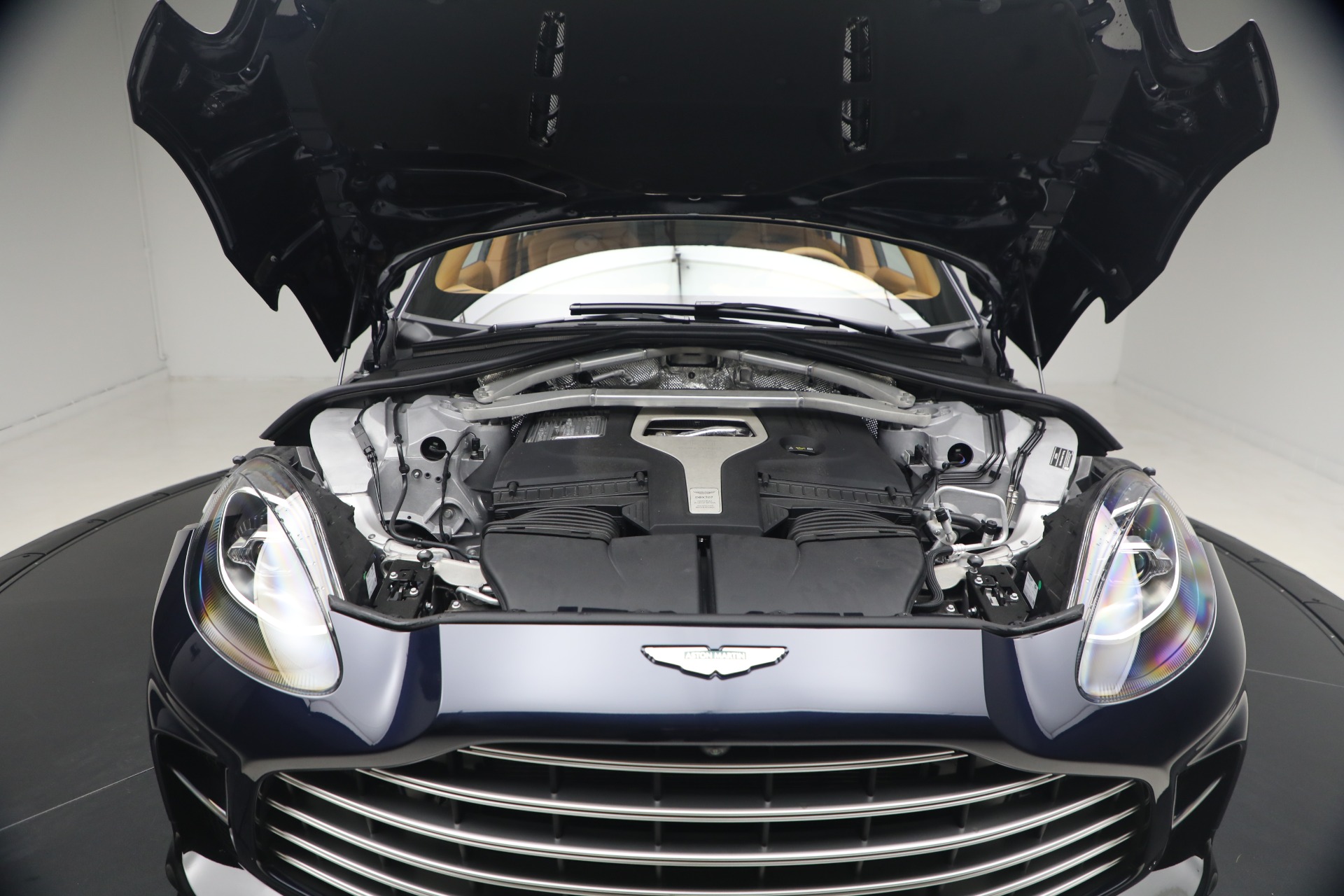 New-2026-Aston-Martin-DBX-707