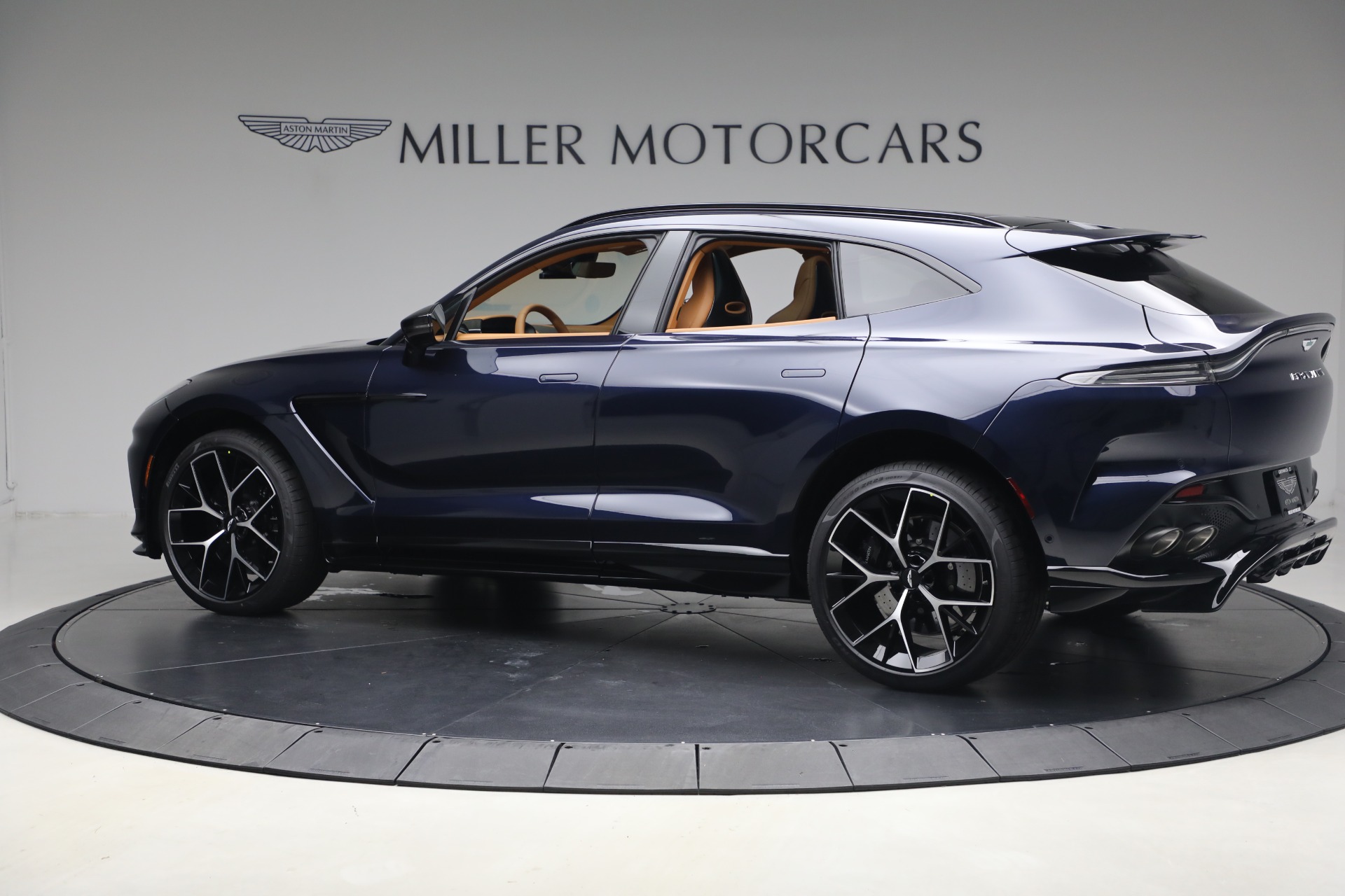 New-2026-Aston-Martin-DBX-707