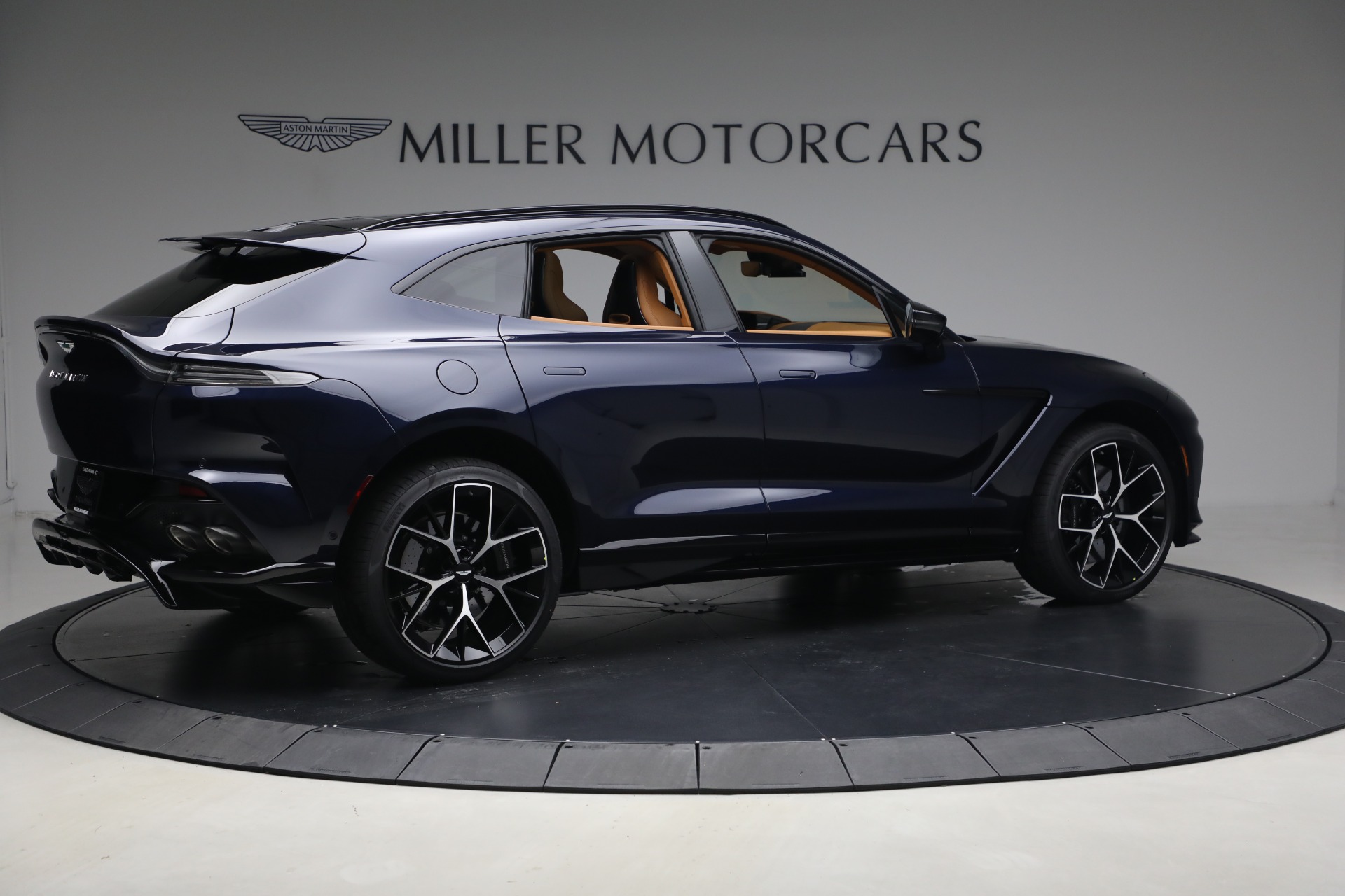 New-2026-Aston-Martin-DBX-707