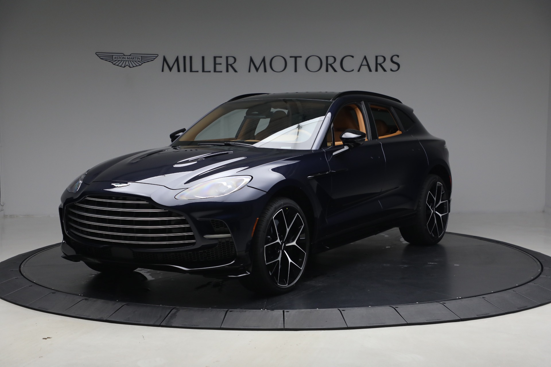New-2026-Aston-Martin-DBX-707