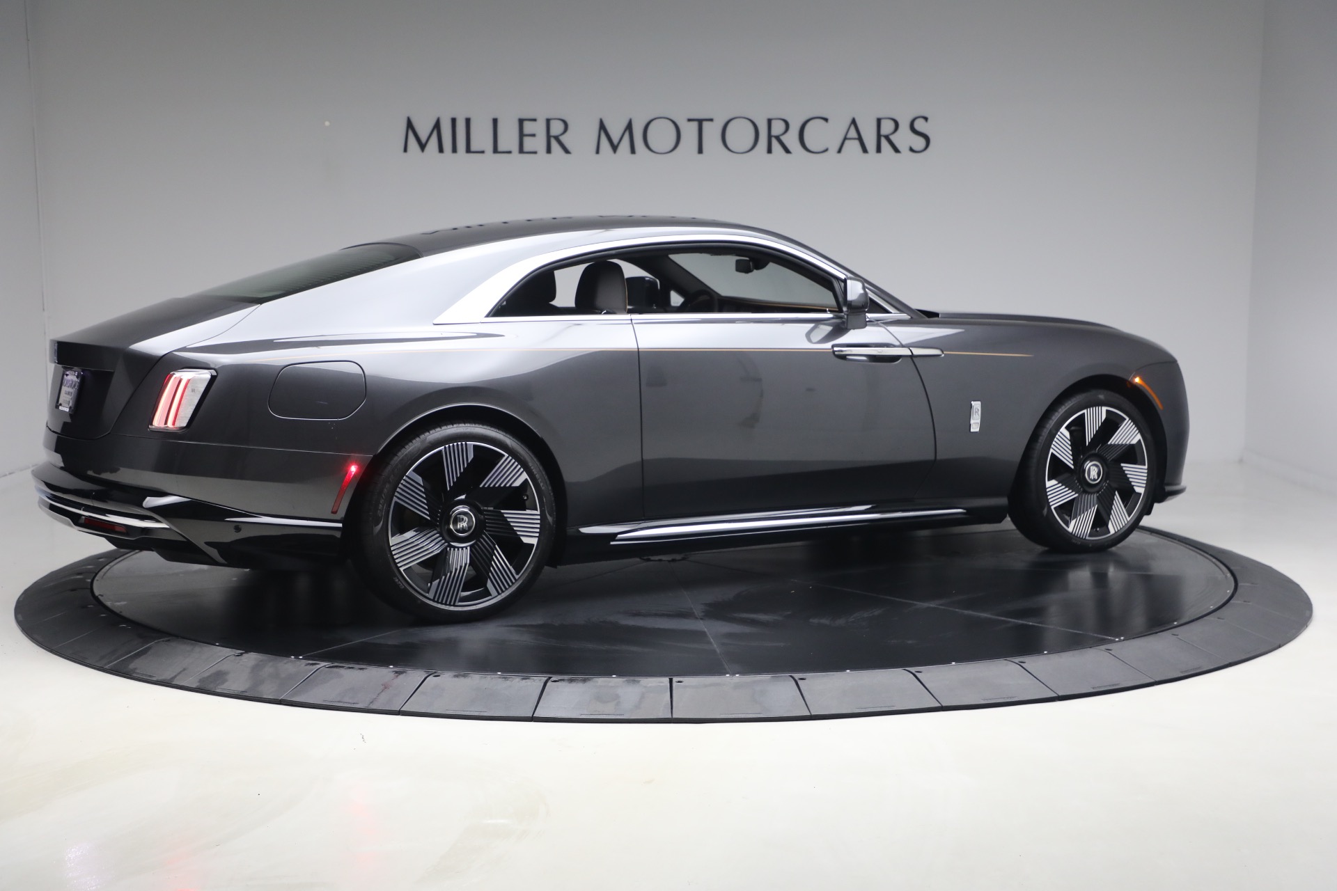 Used-2024-Rolls-Royce-Spectre