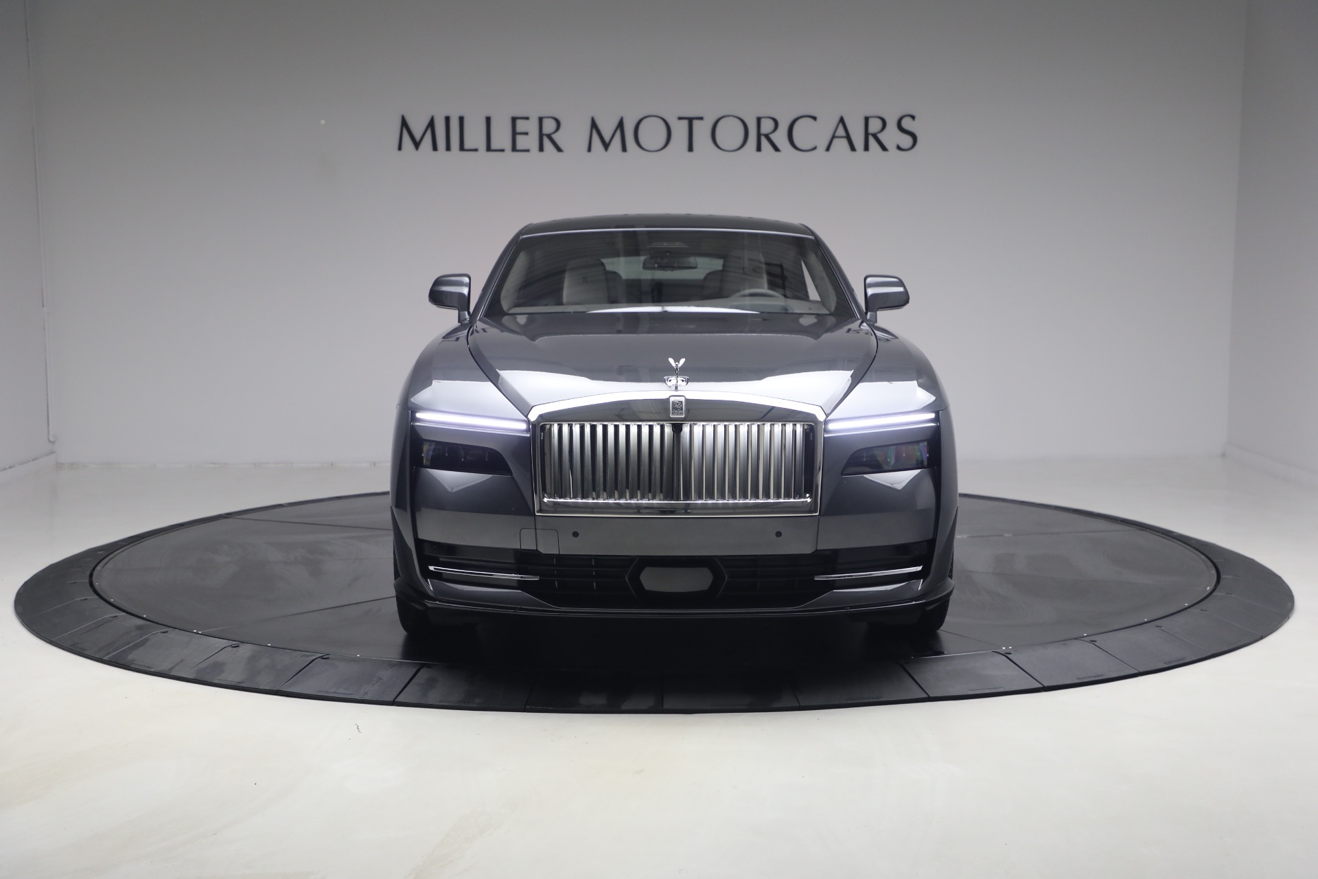 Used-2024-Rolls-Royce-Spectre