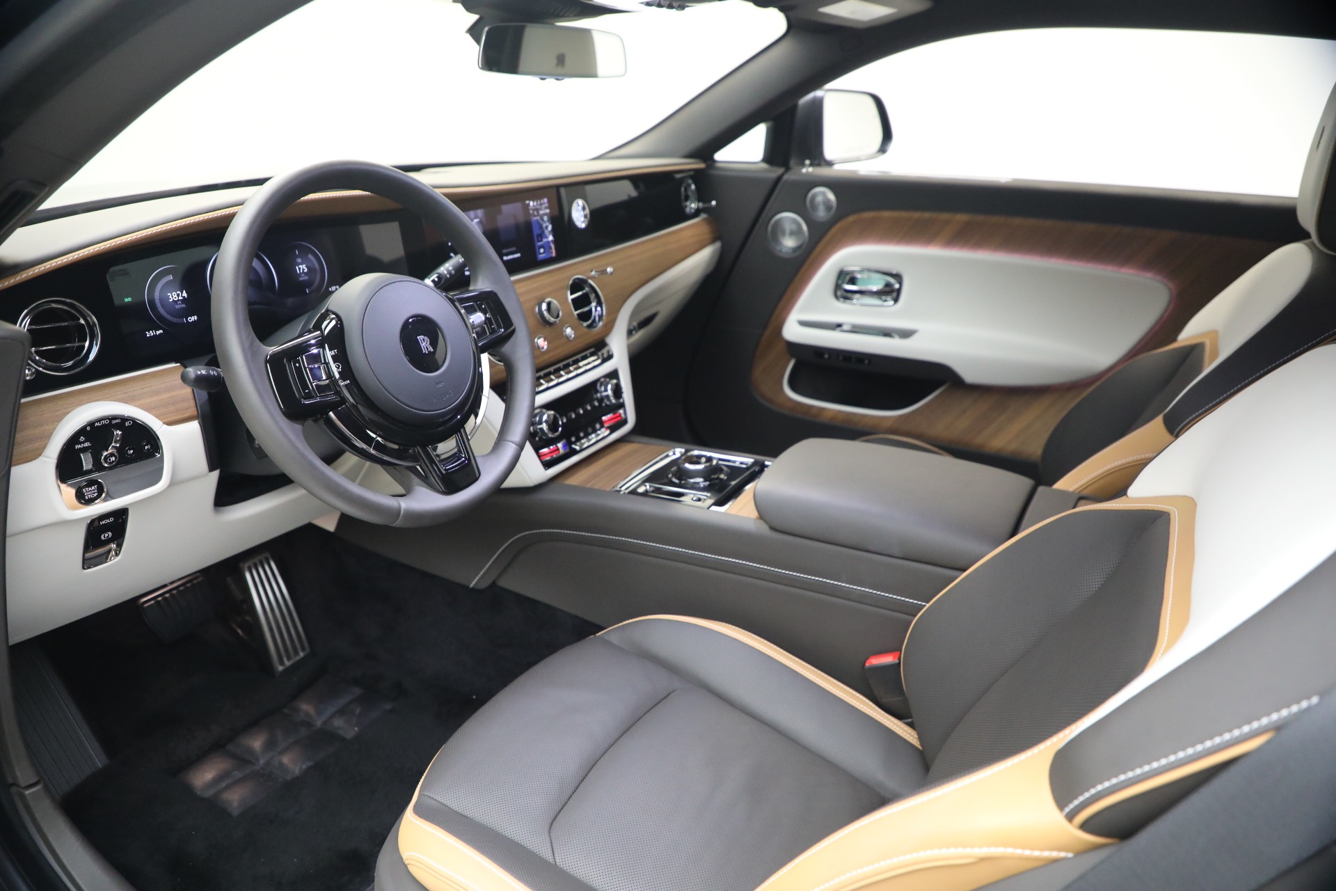 Used-2024-Rolls-Royce-Spectre