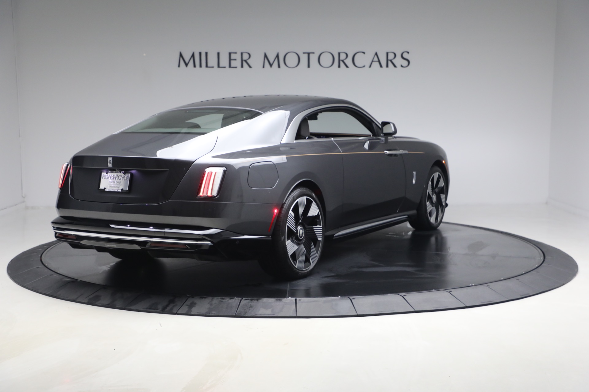 Used-2024-Rolls-Royce-Spectre