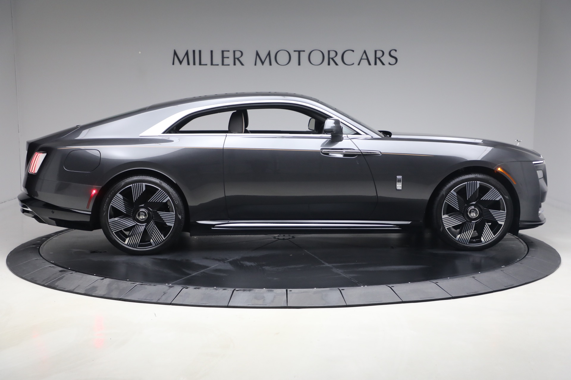 Used-2024-Rolls-Royce-Spectre