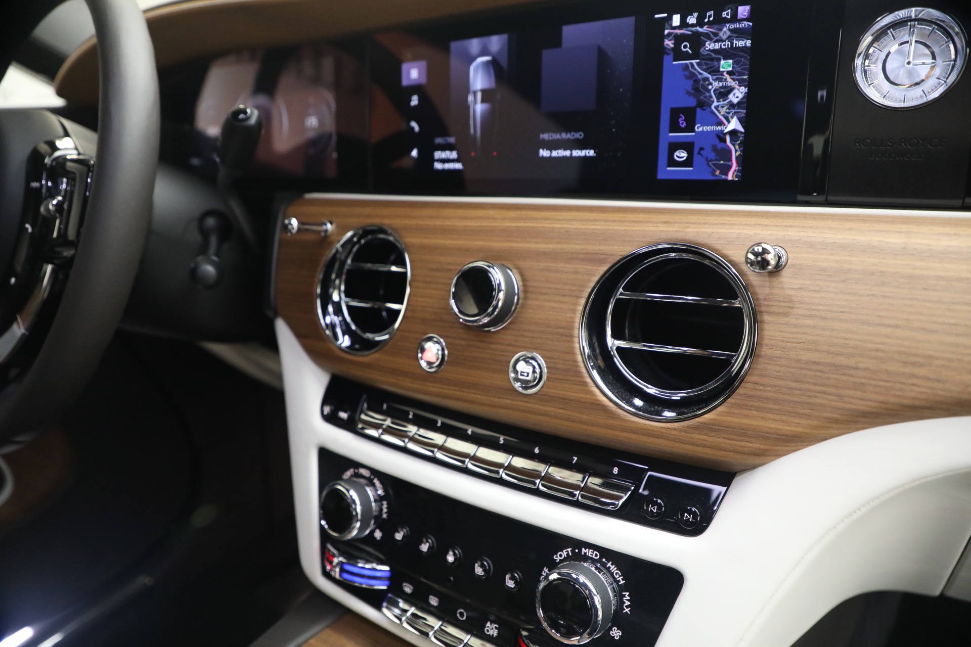 Used-2024-Rolls-Royce-Spectre