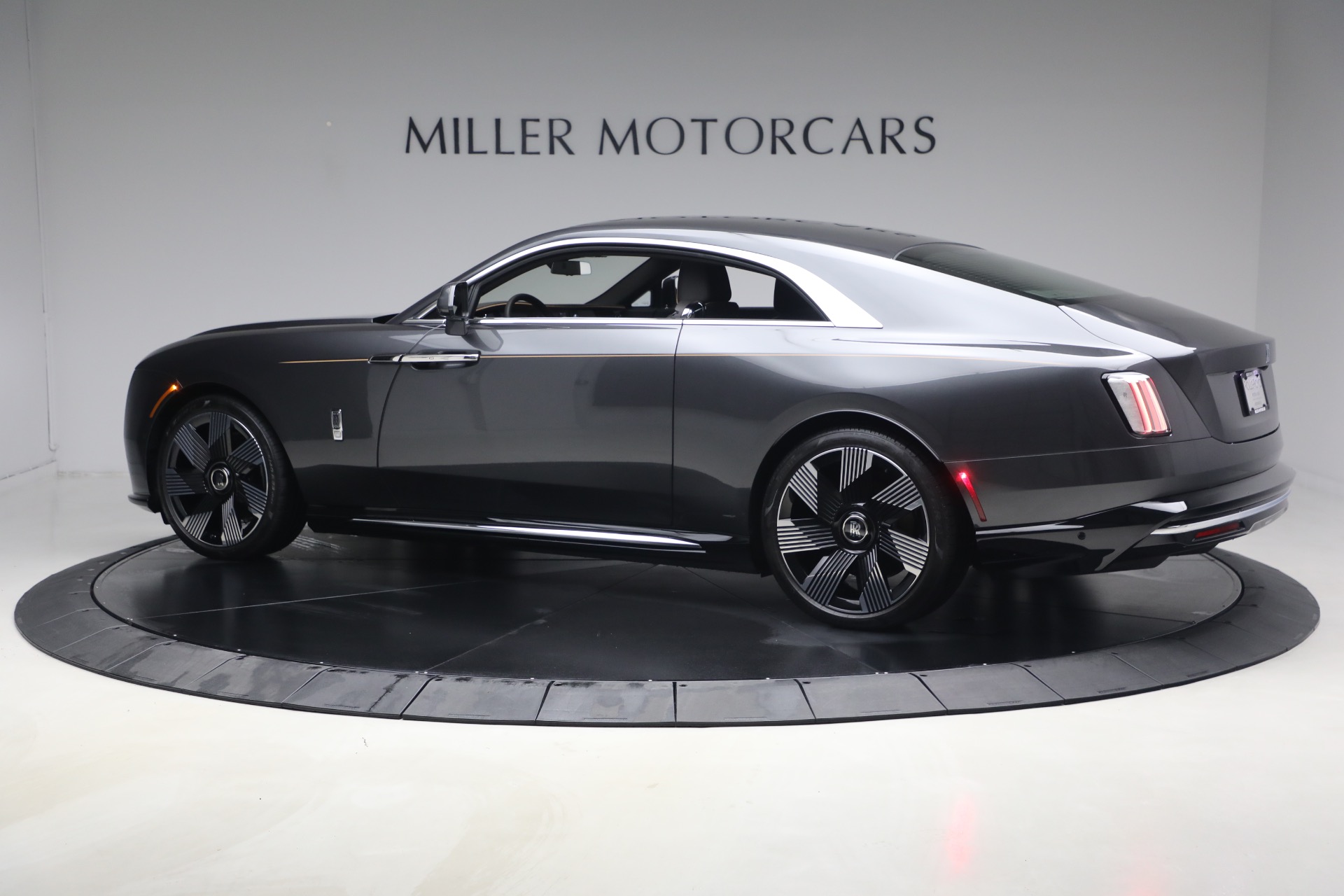 Used-2024-Rolls-Royce-Spectre