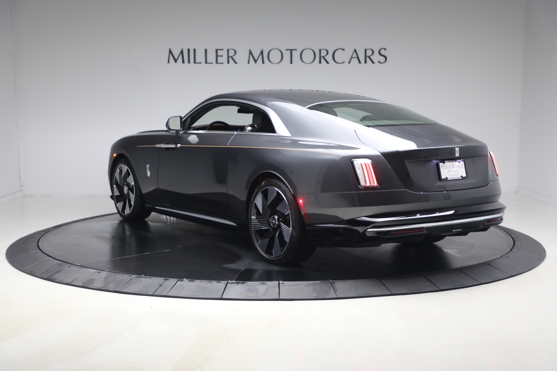 Used-2024-Rolls-Royce-Spectre