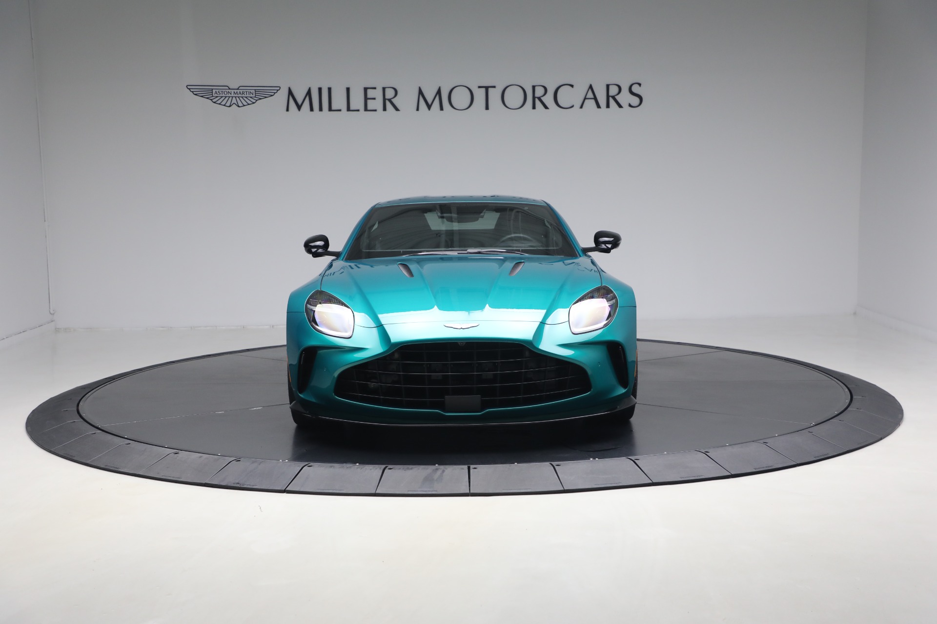Used-2025-Aston-Martin-Vantage
