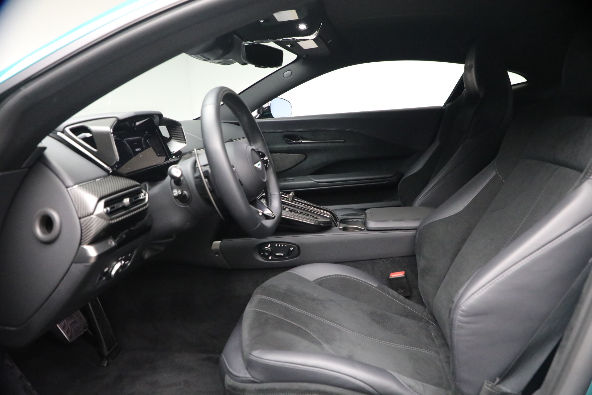 Used-2025-Aston-Martin-Vantage