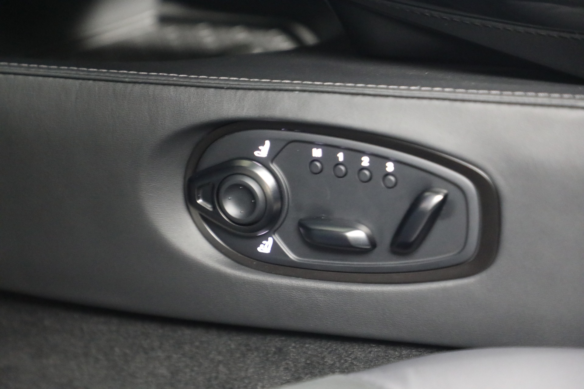 Used-2025-Aston-Martin-Vantage