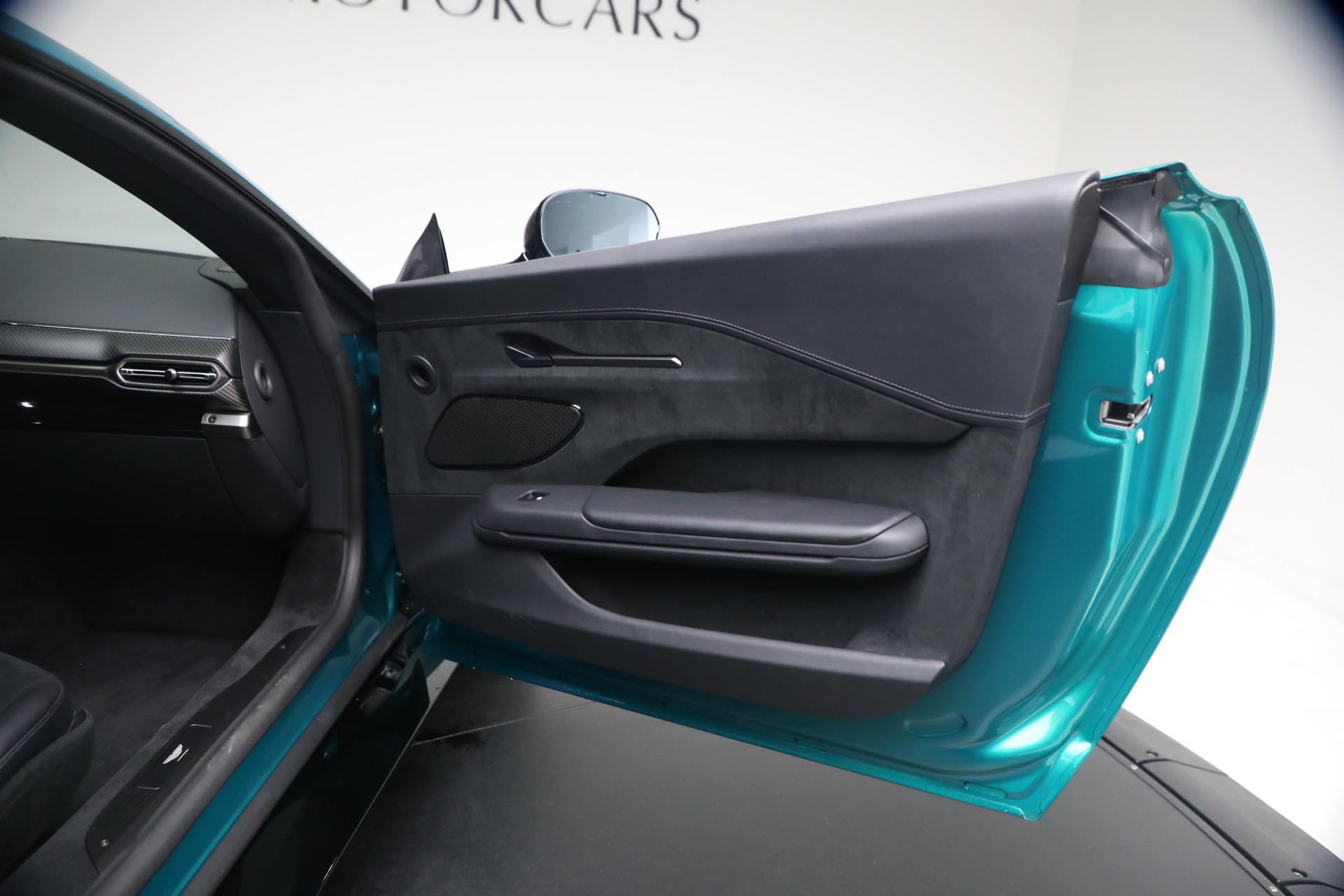 Used-2025-Aston-Martin-Vantage