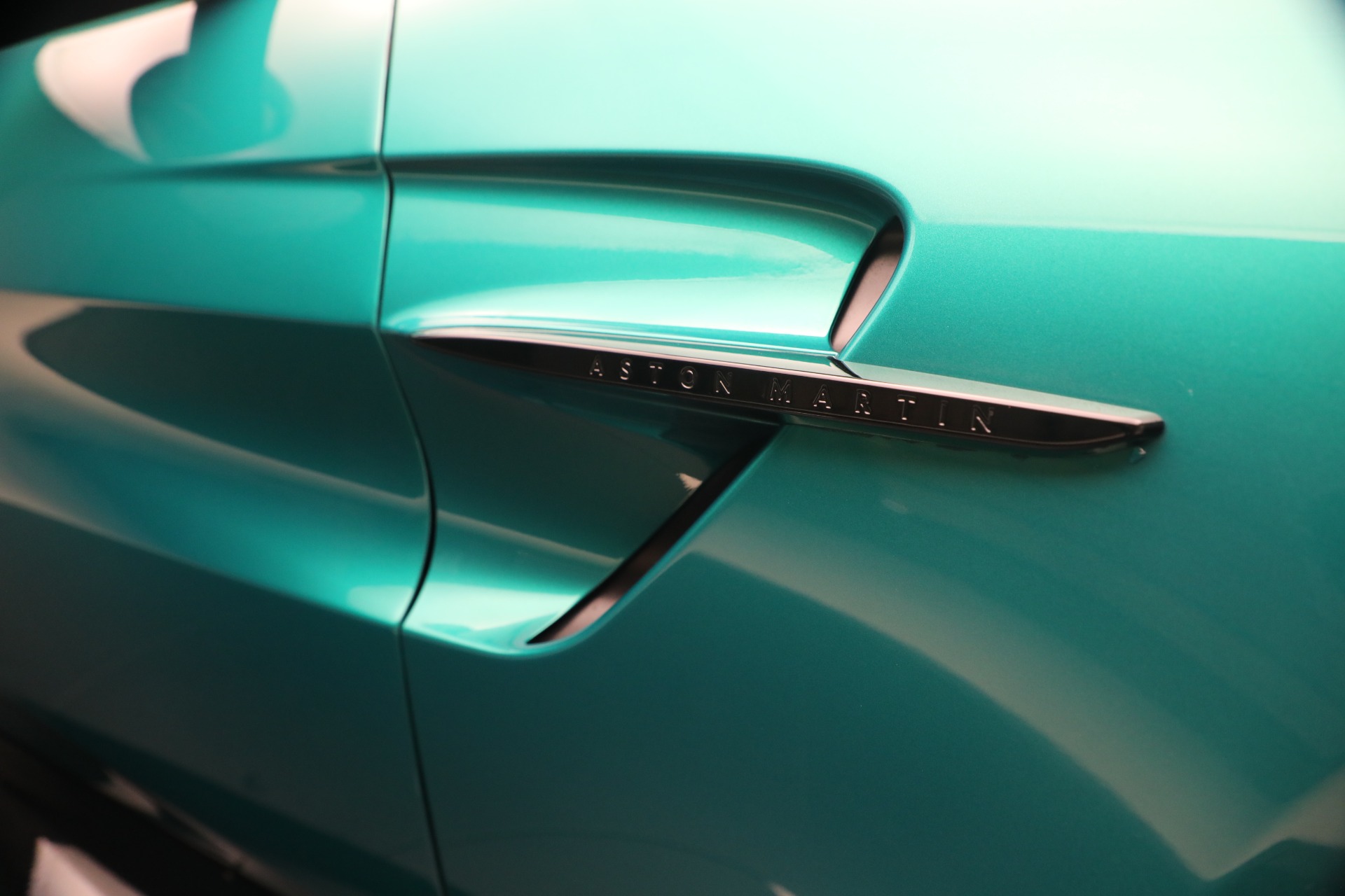 Used-2025-Aston-Martin-Vantage