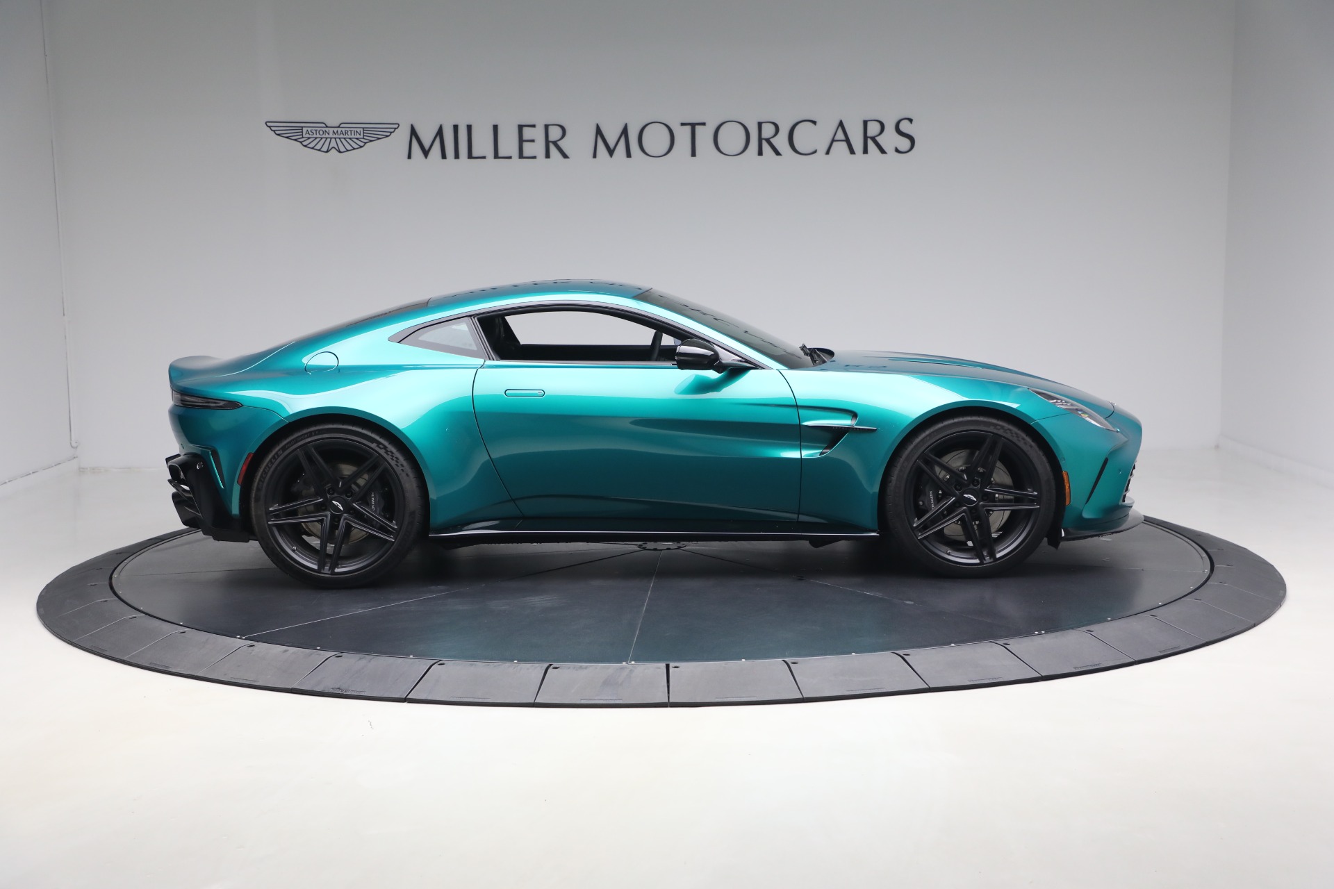 Used-2025-Aston-Martin-Vantage